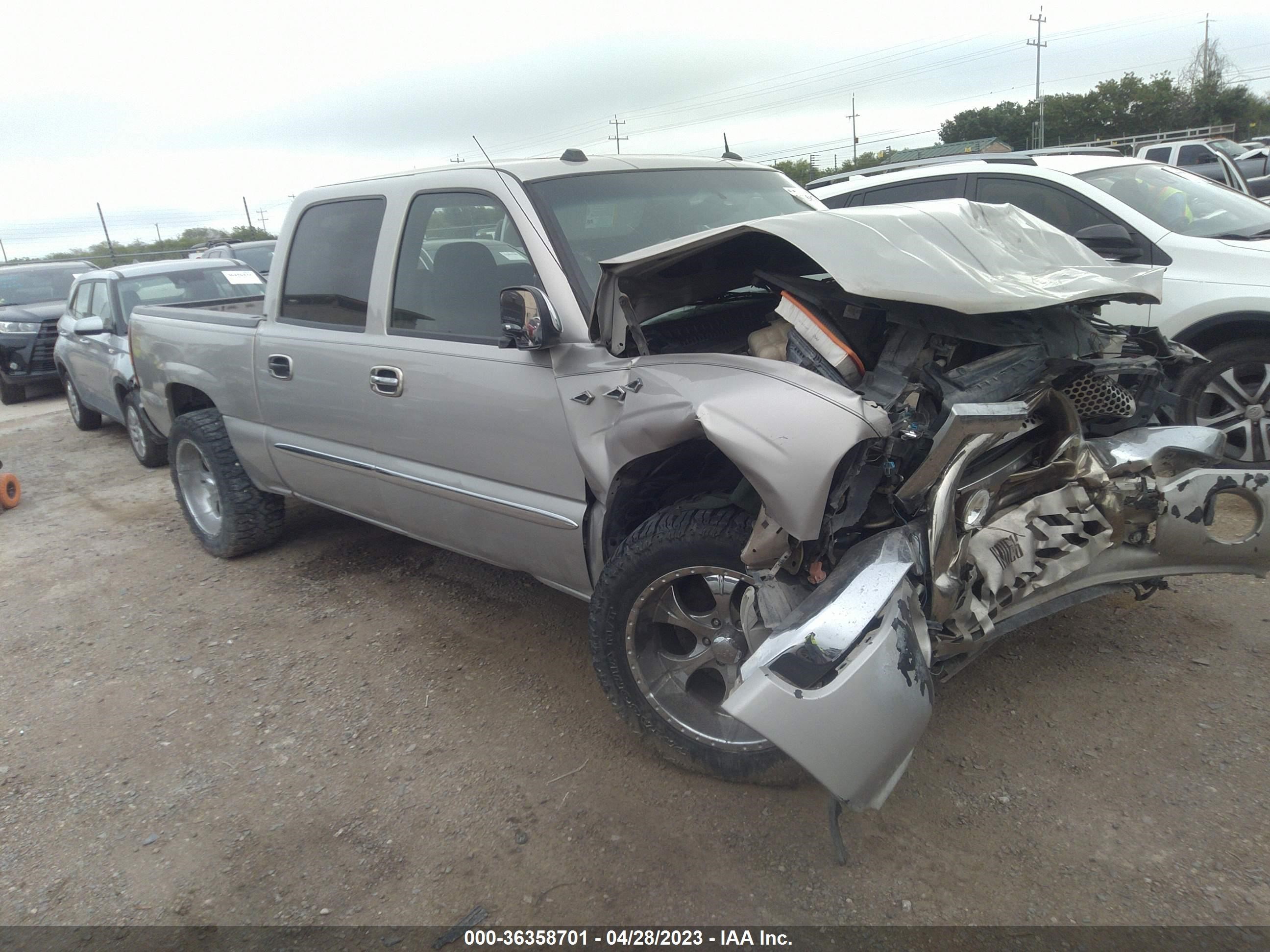 GMC SIERRA 2005 2gtec13t251306606