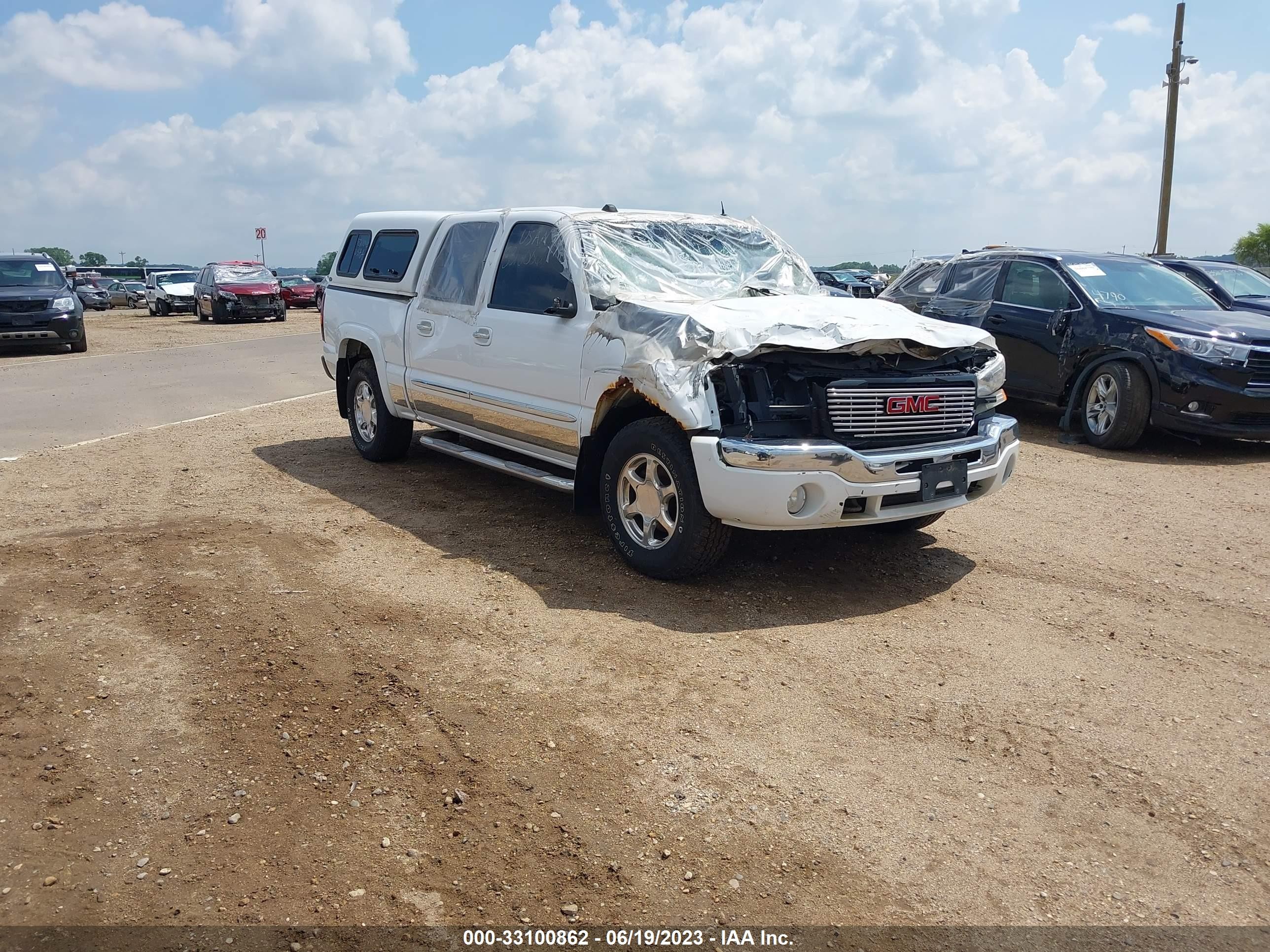 GMC SIERRA 2005 2gtek13t251384046