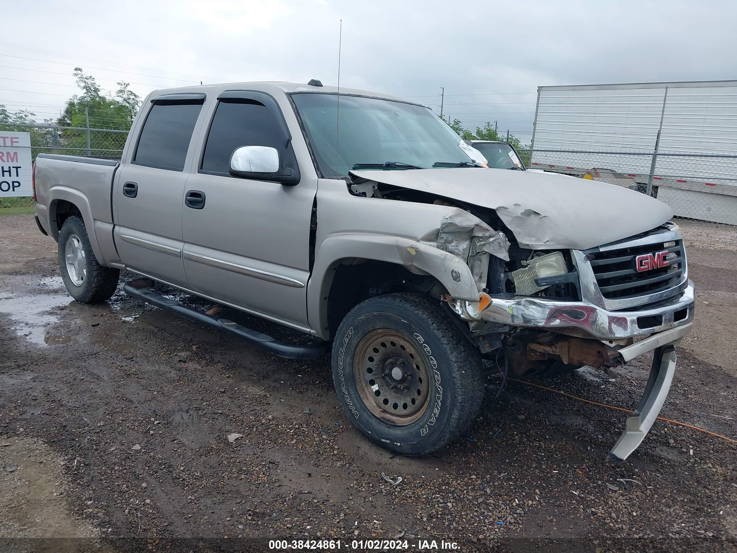 GMC SIERRA 2005 2gtek13t751402301