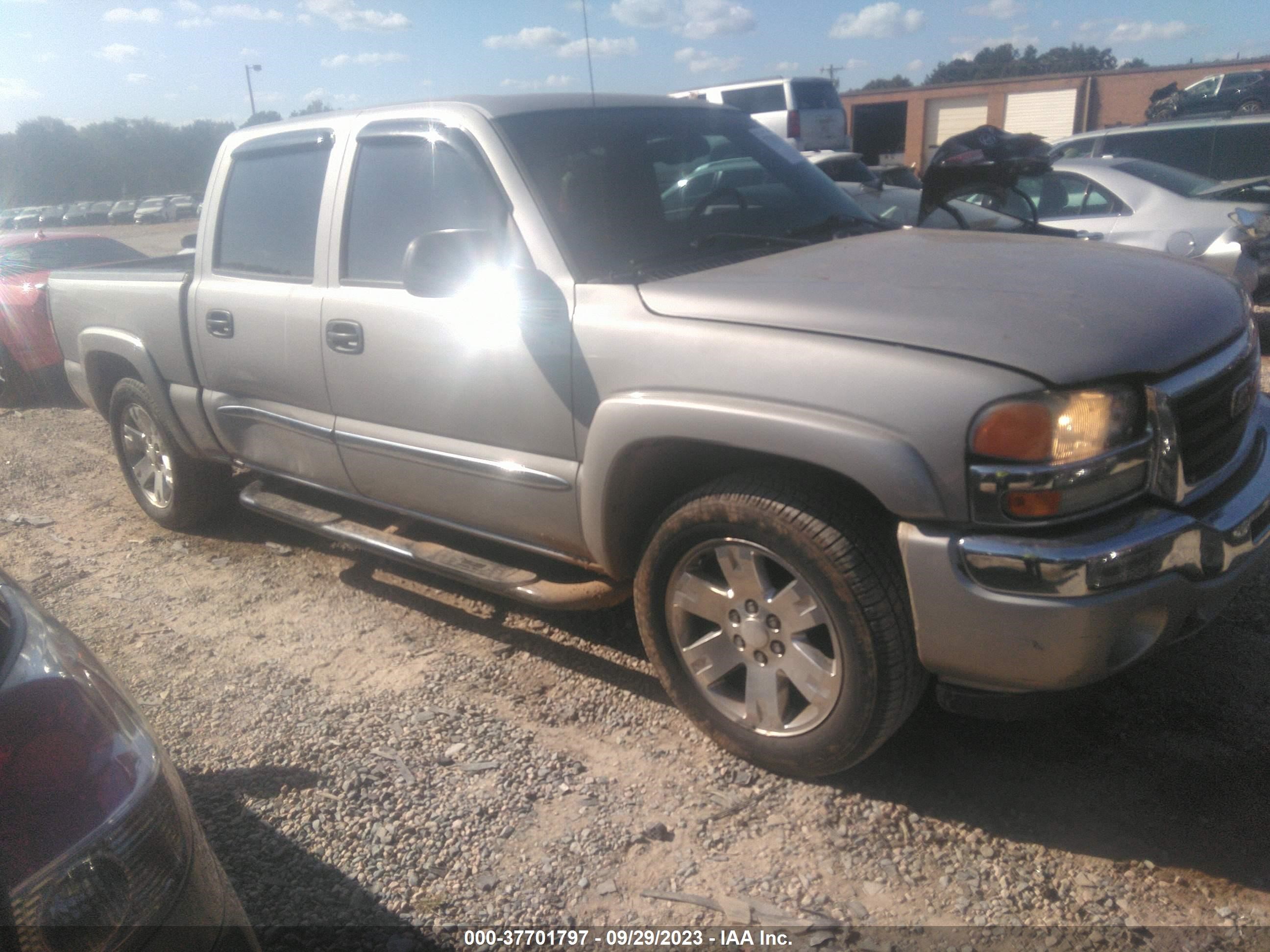 GMC SIERRA 2004 2gtek13t841327235