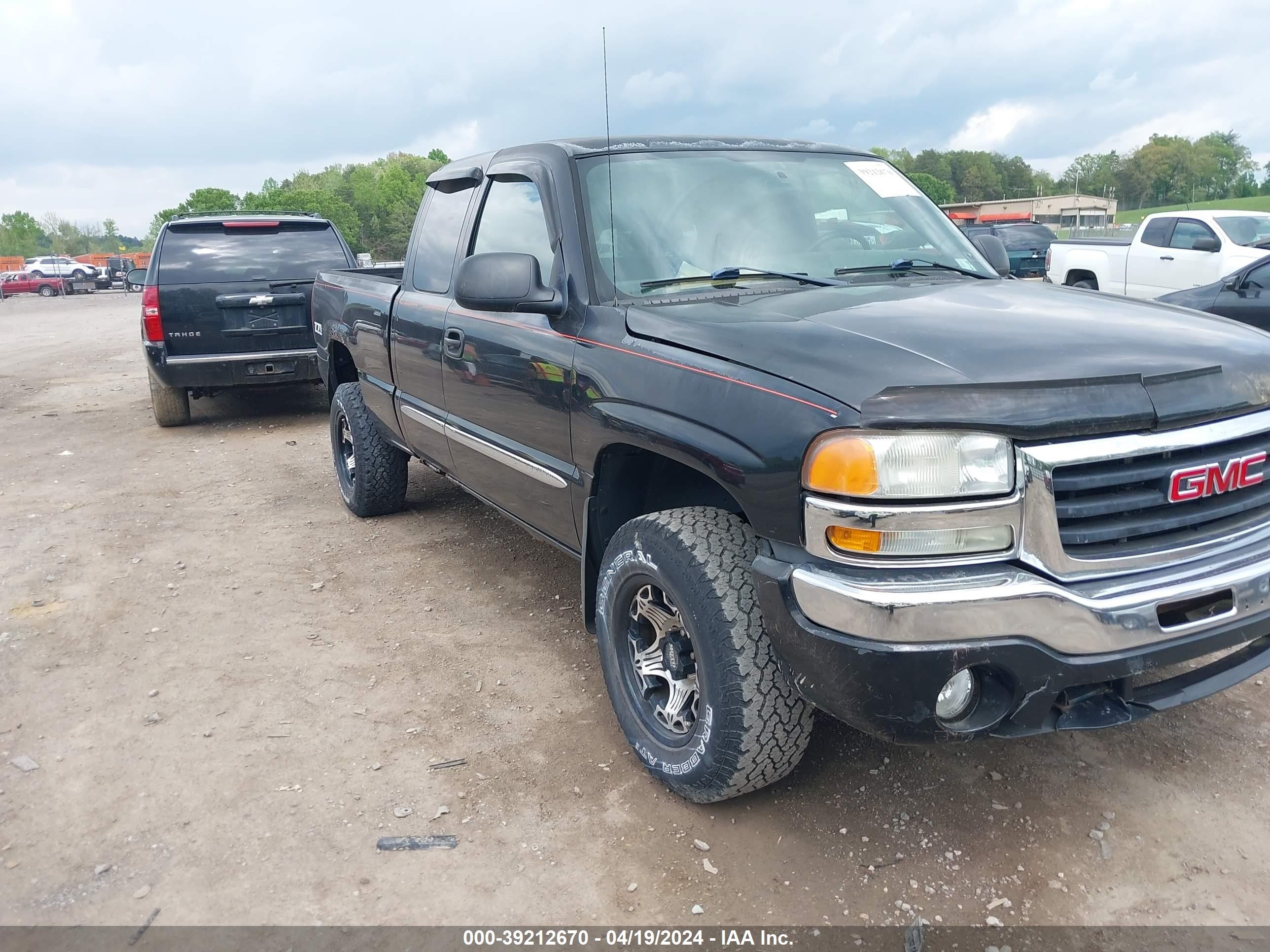 GMC SIERRA 2004 2gtek19t641163104