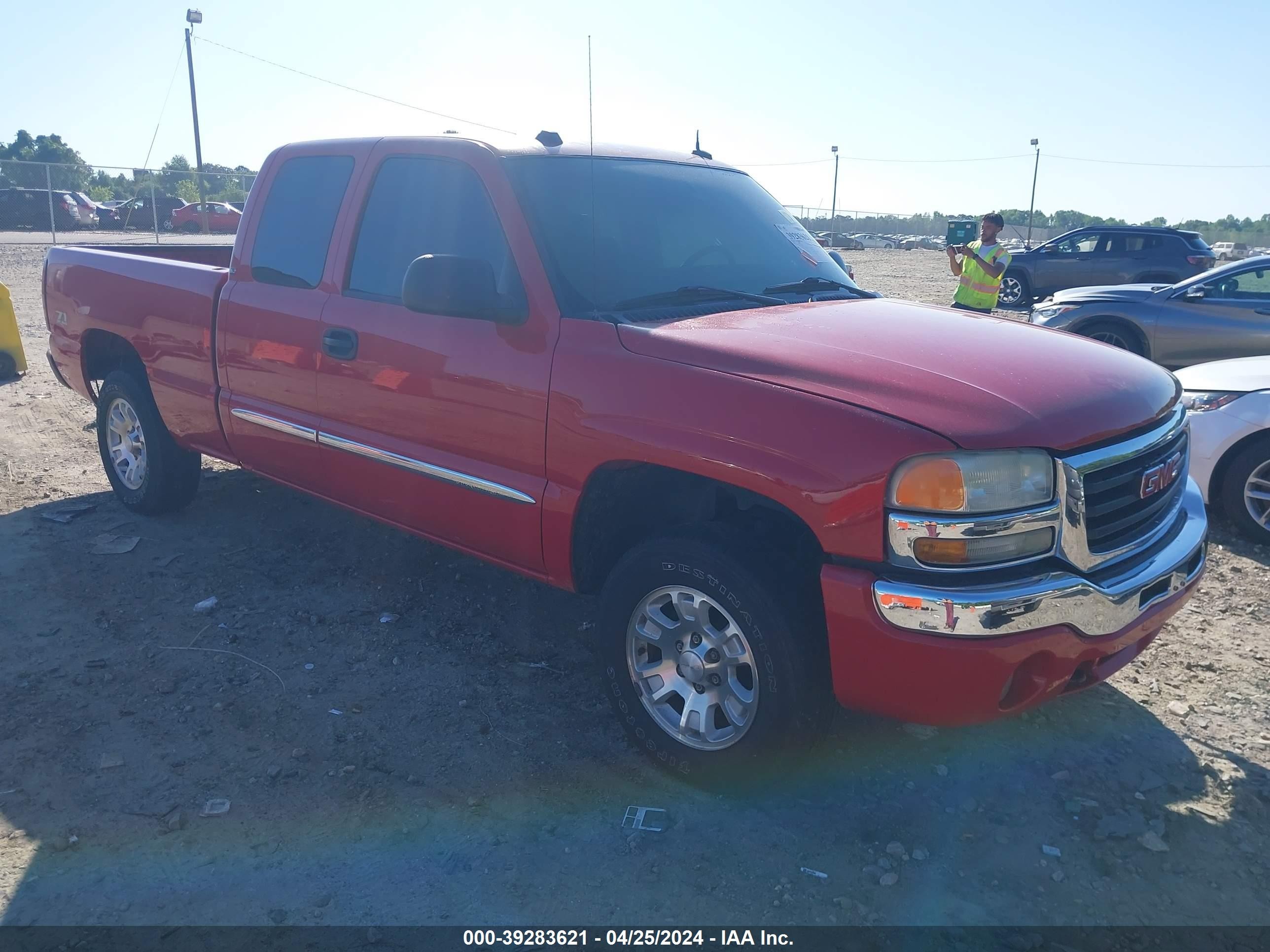 GMC SIERRA 2004 2gtek19t741109598