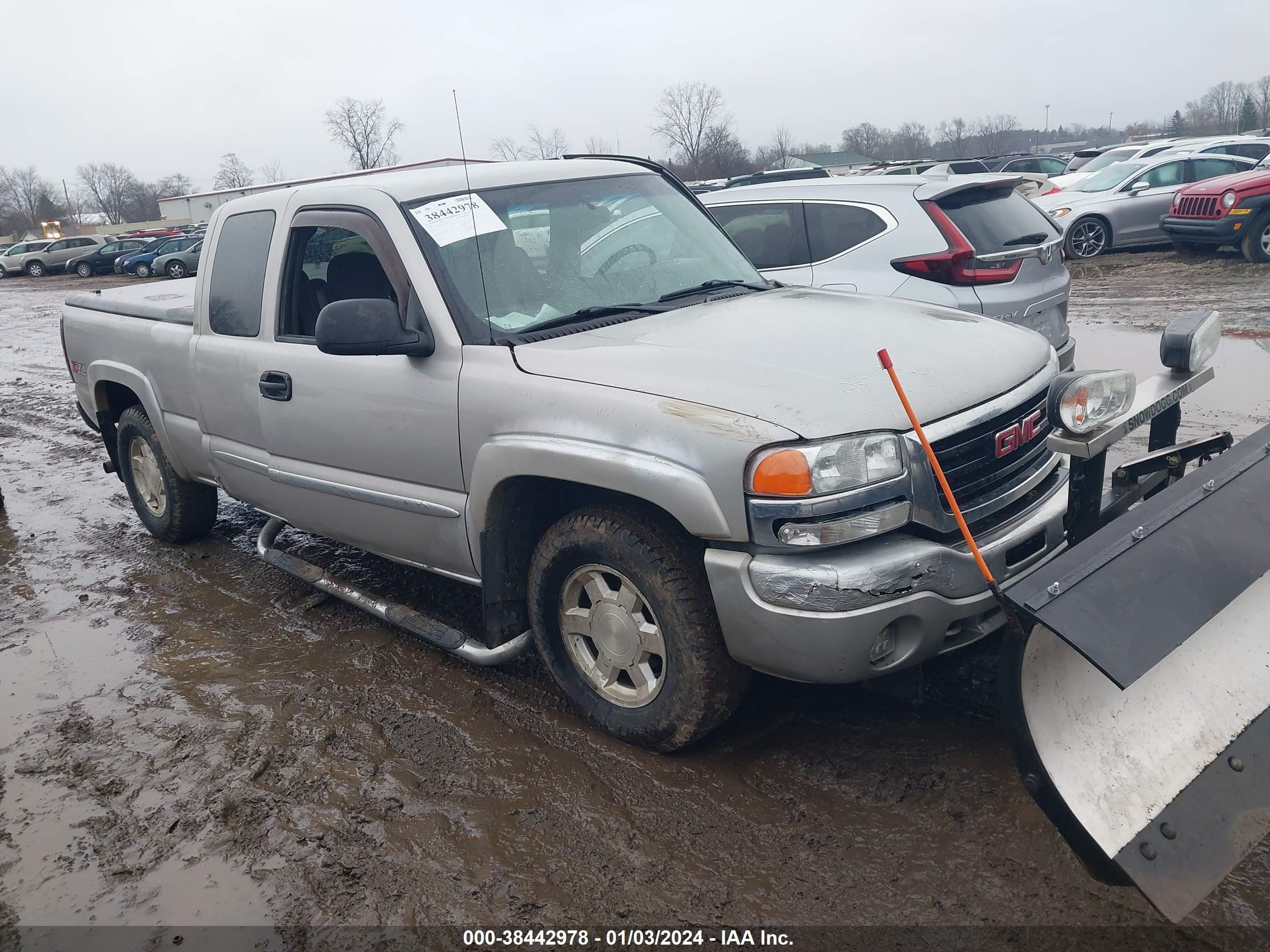 GMC SIERRA 2004 2gtek19t841211475