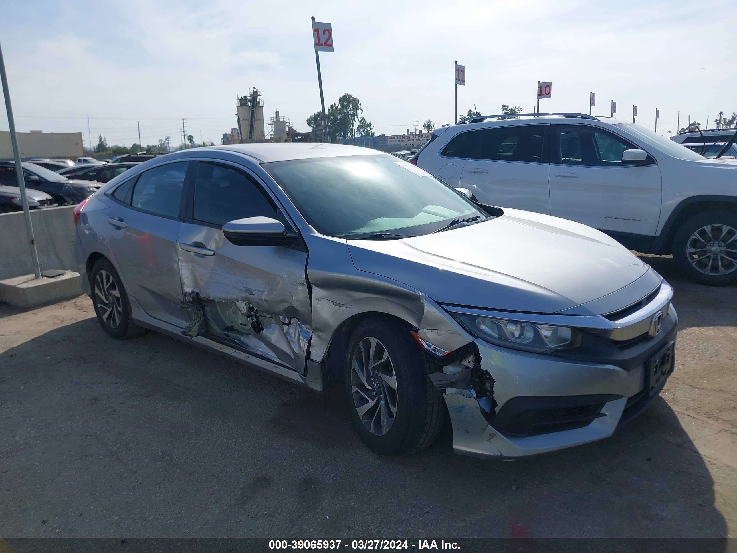 HONDA CIVIC 2018 2hgfc2f59jh537545