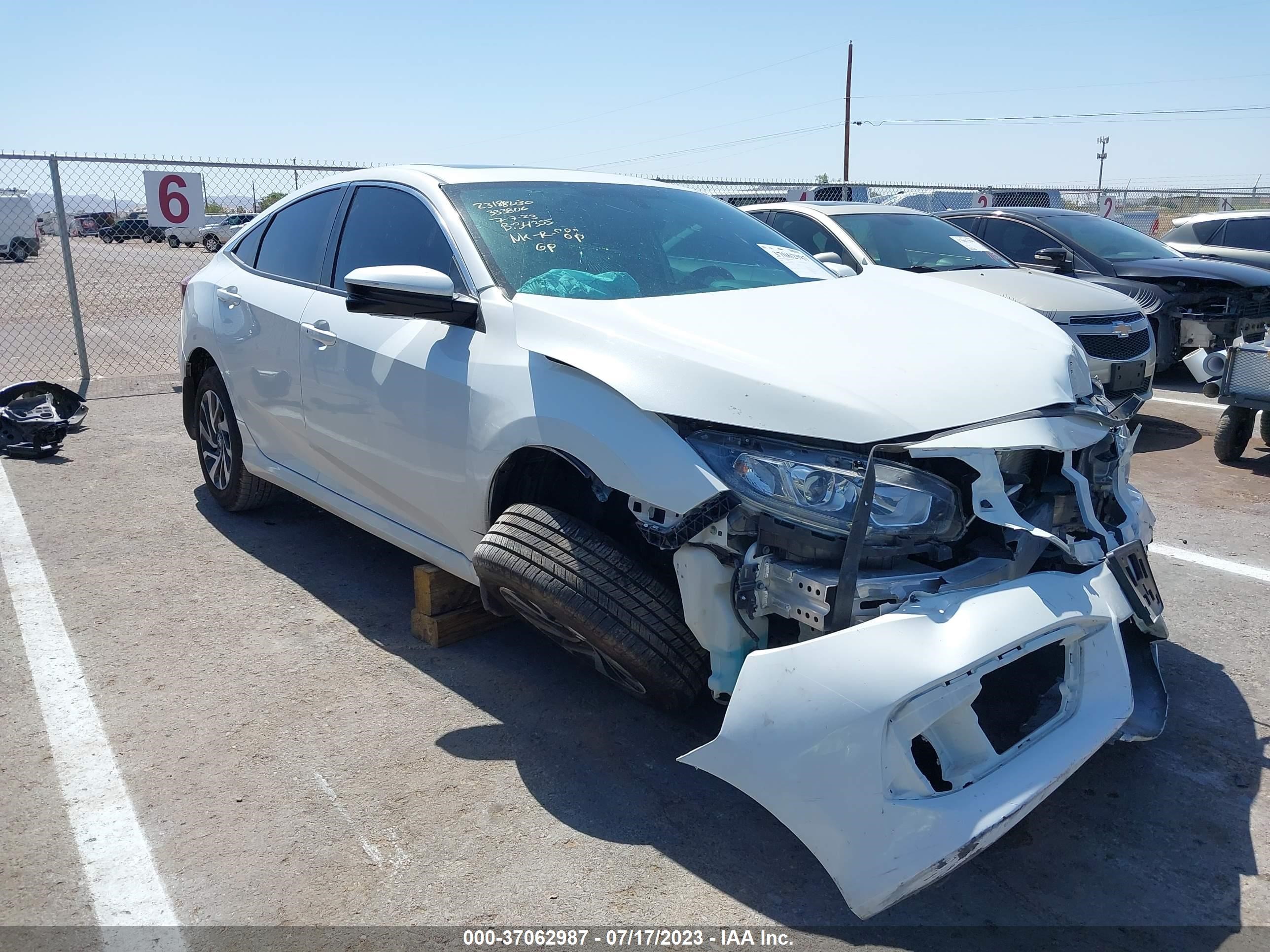 HONDA CIVIC 2018 2hgfc2f72jh575281