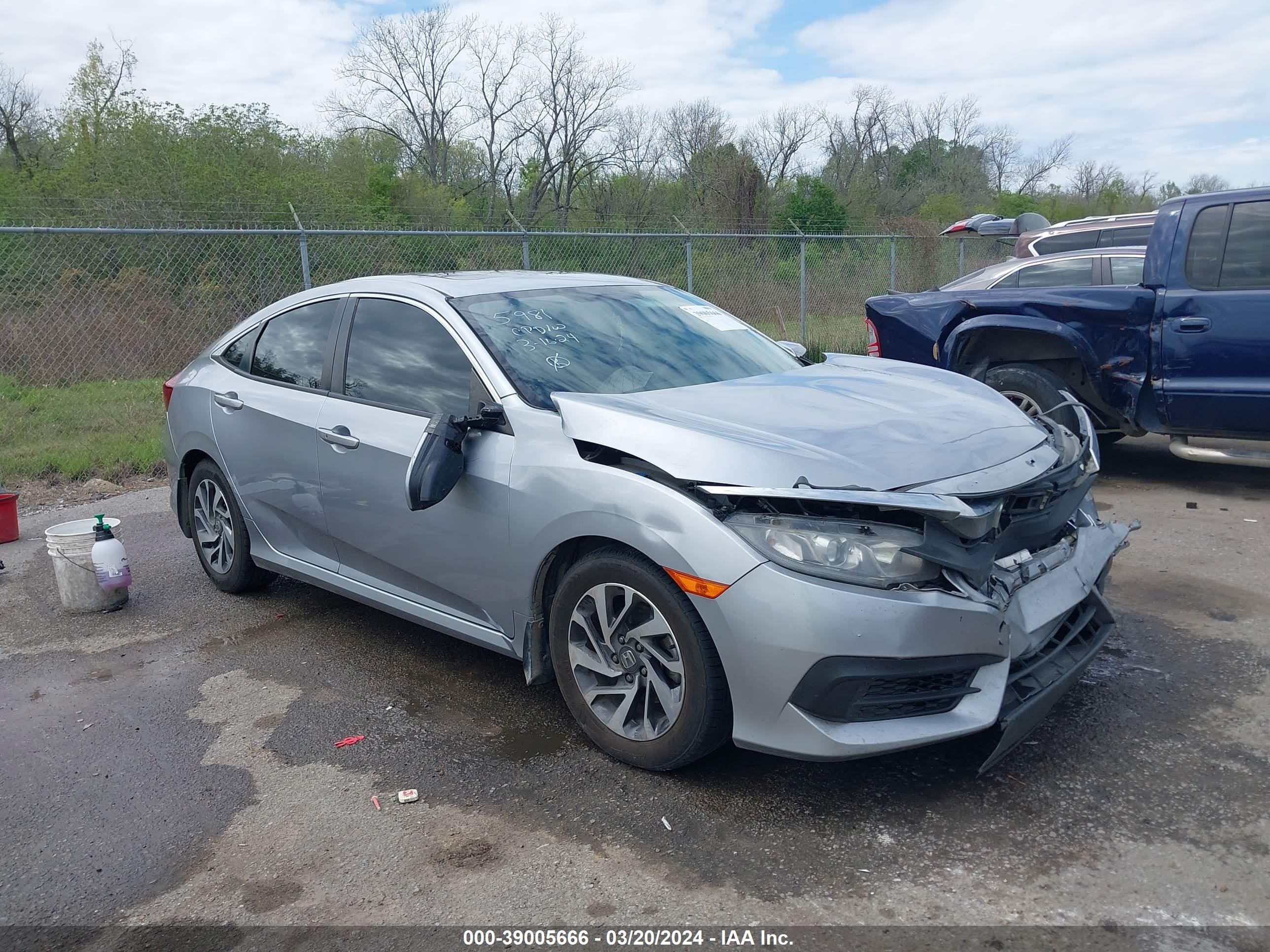 HONDA CIVIC 2018 2hgfc2f73jh585981