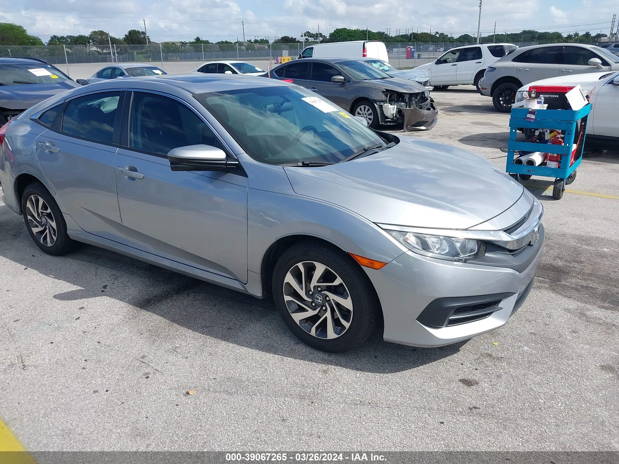 HONDA CIVIC 2018 2hgfc2f77jh589628