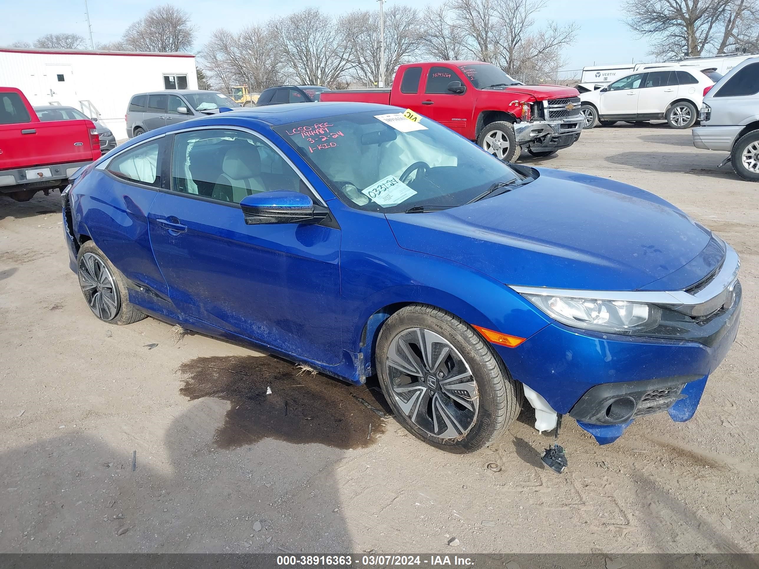 HONDA CIVIC 2018 2hgfc3b30jh352228