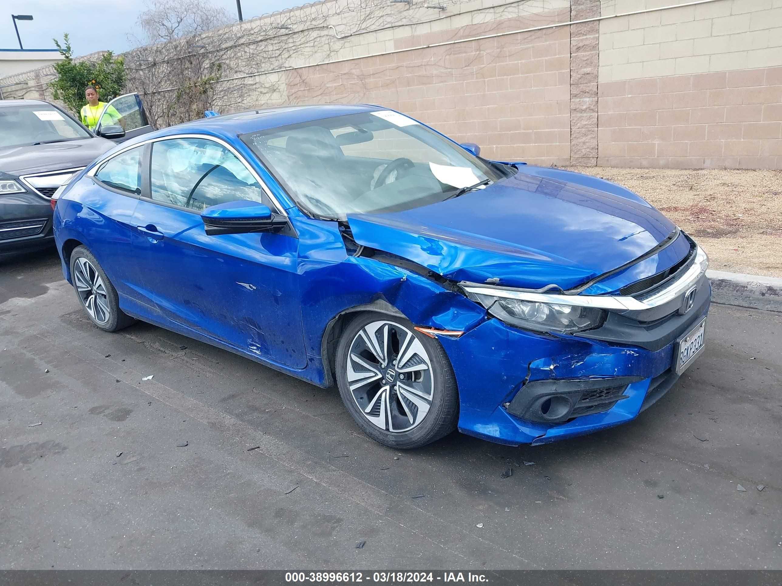 HONDA CIVIC 2018 2hgfc3b33jh355639