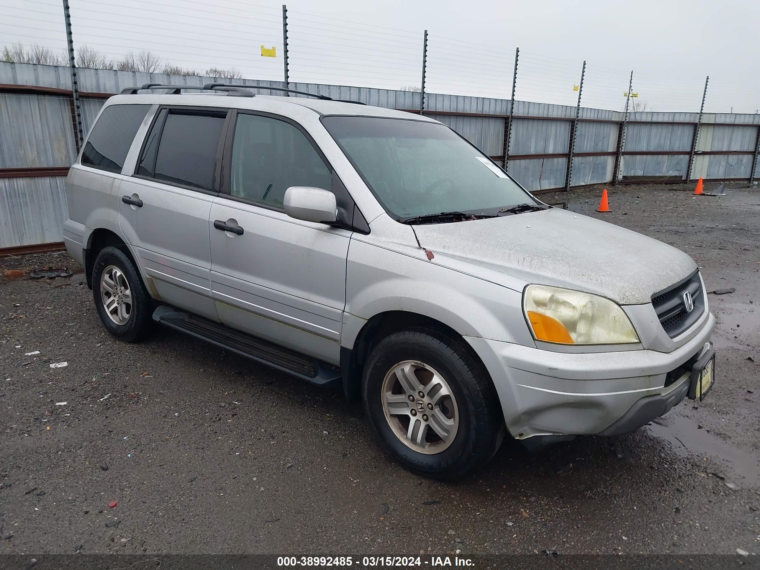 HONDA PILOT 2003 2hkyf18573h567529