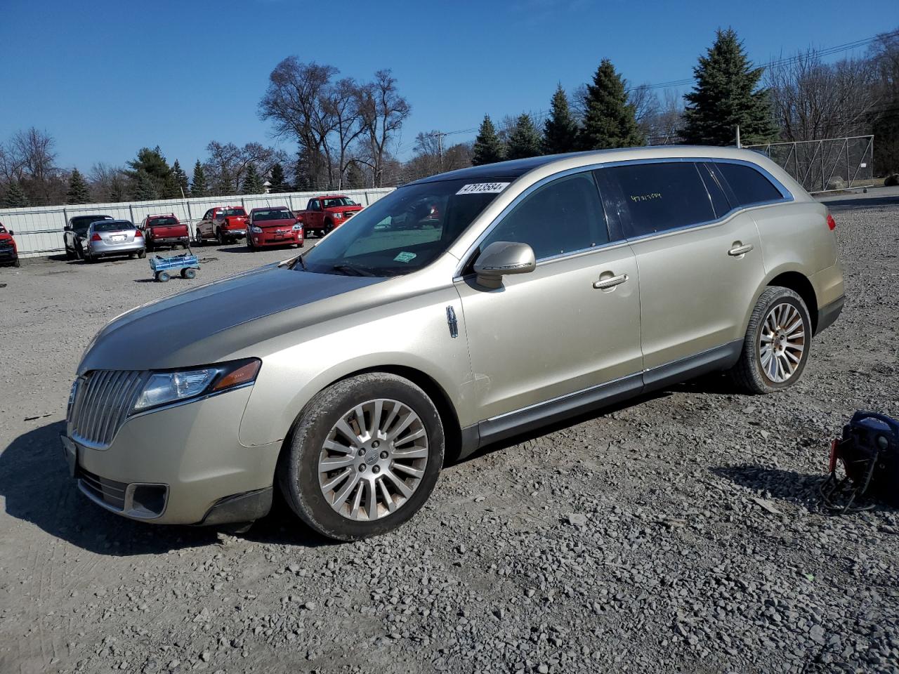 LINCOLN MKT 2010 2lmhj5ar3abj28016