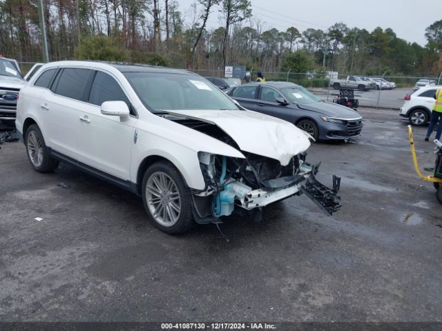 LINCOLN MKT 2018 2lmhj5at0jbl02135