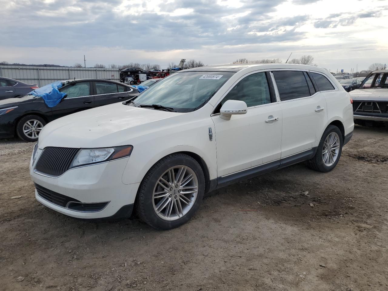 LINCOLN MKT 2013 2lmhj5at1dbl57634