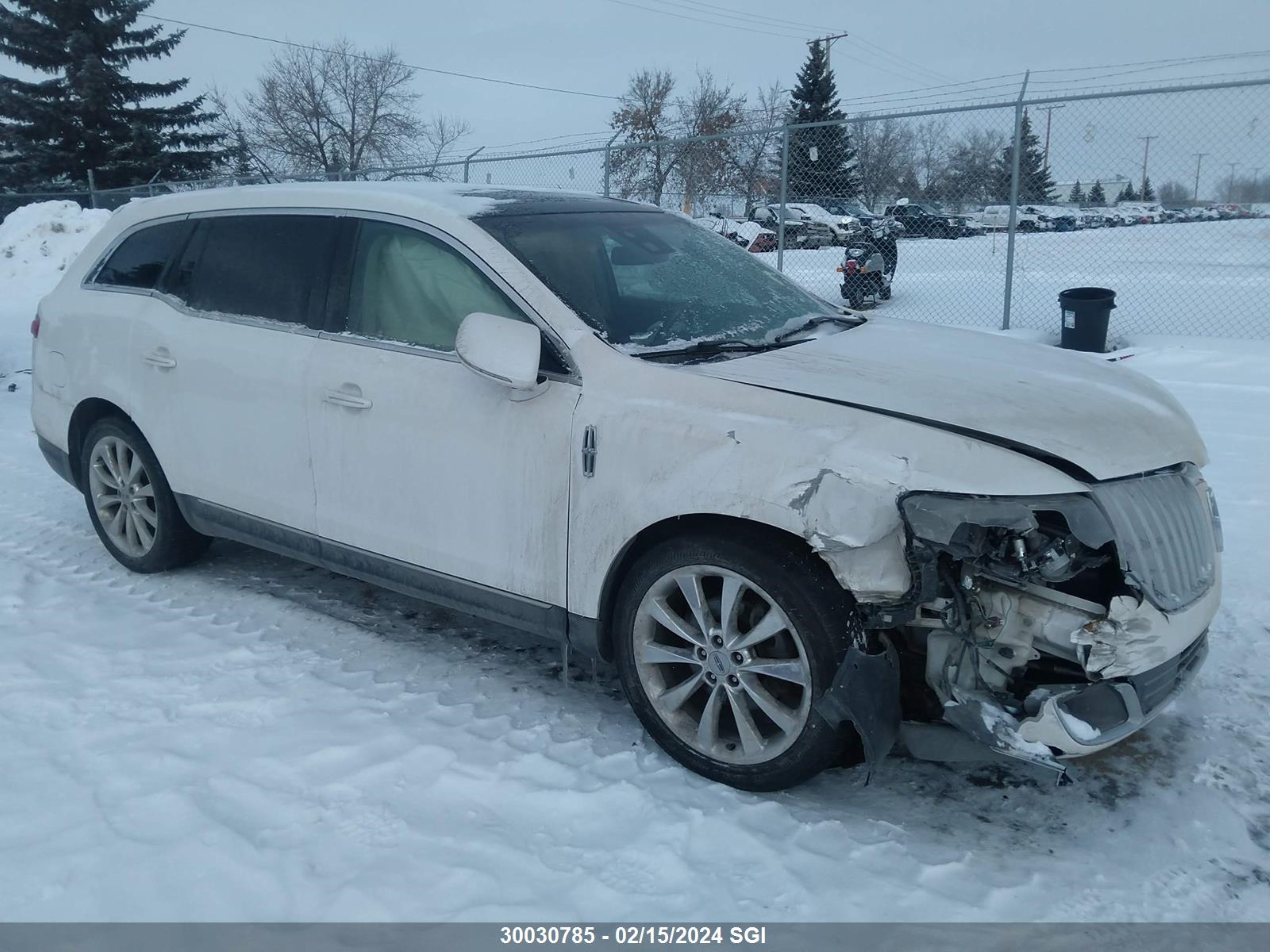 LINCOLN MKT 2011 2lmhj5at2bbj50599