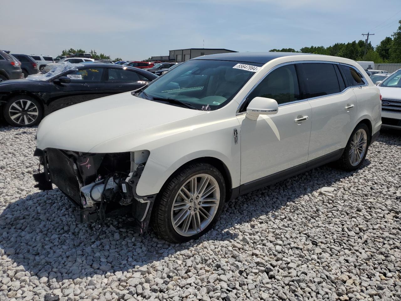 LINCOLN MKT 2013 2lmhj5at2dbl51325