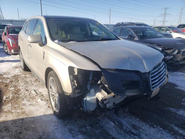 LINCOLN MKT 2017 2lmhj5at2hbl00770