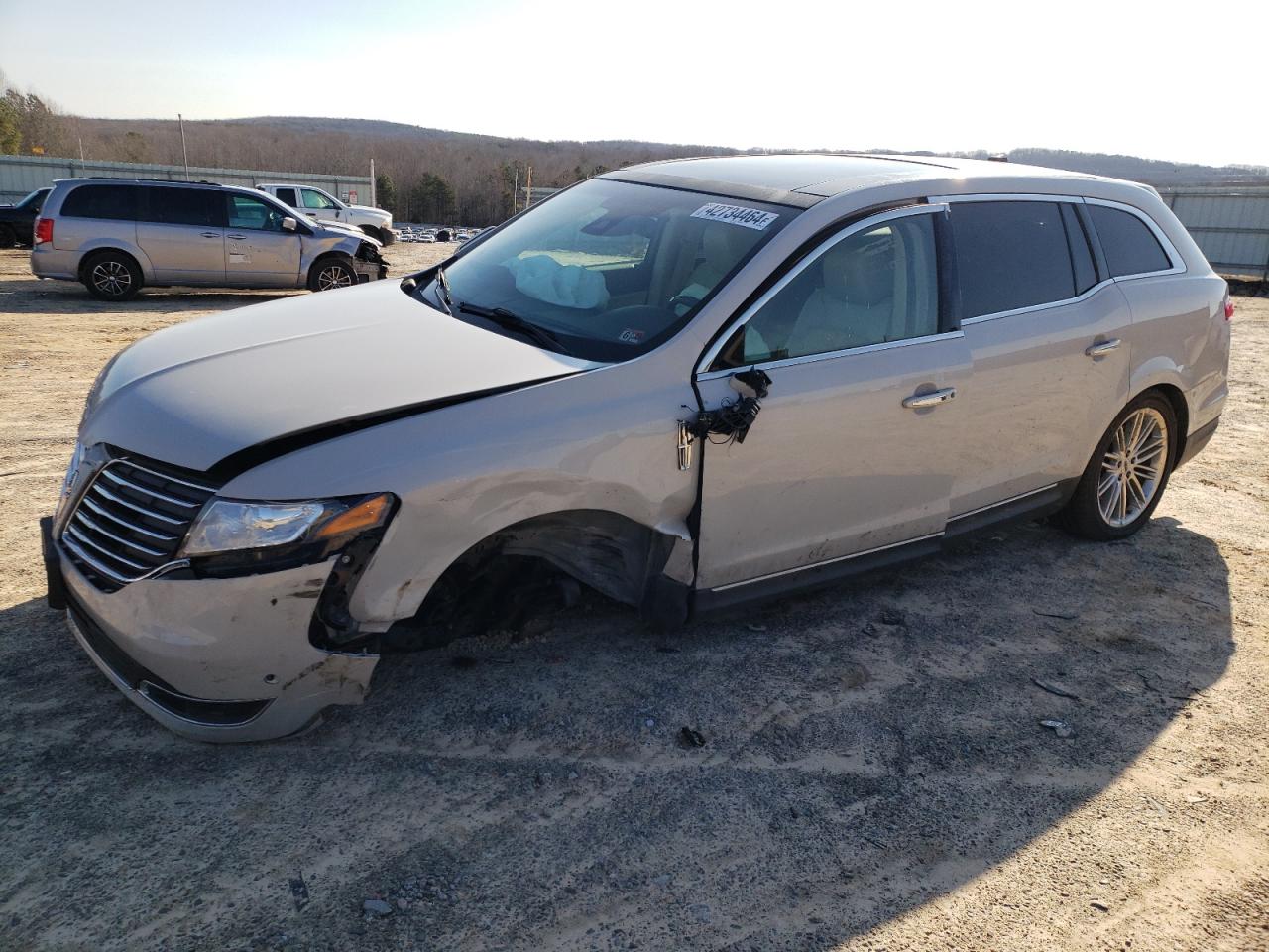 LINCOLN MKT 2019 2lmhj5at2kbl01750