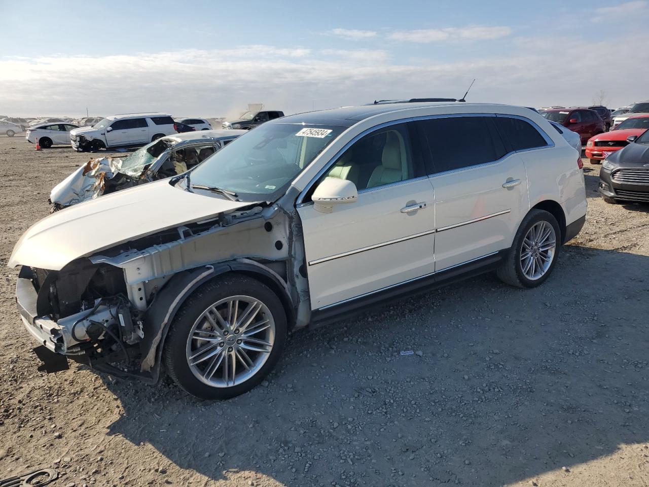 LINCOLN MKT 2013 2lmhj5at6dbl56057