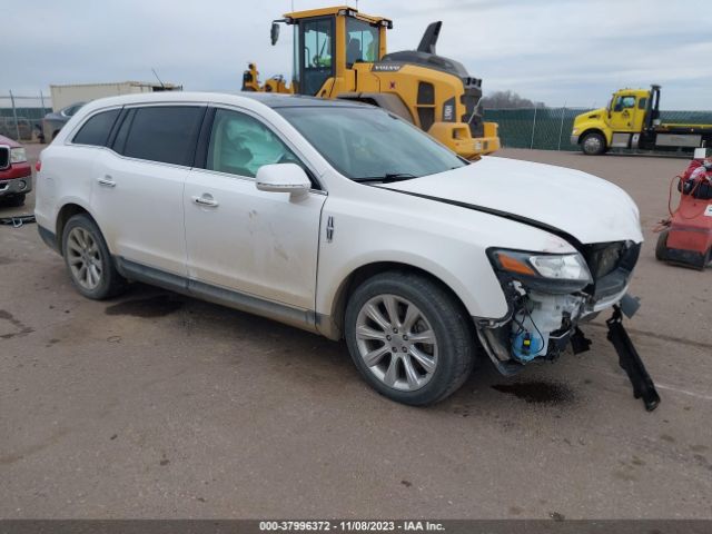 LINCOLN MKT 2016 2lmhj5at8gbl02117