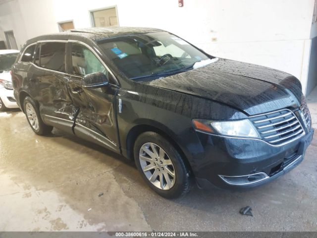 LINCOLN MKT 2018 2lmhj5nk3jbl01899