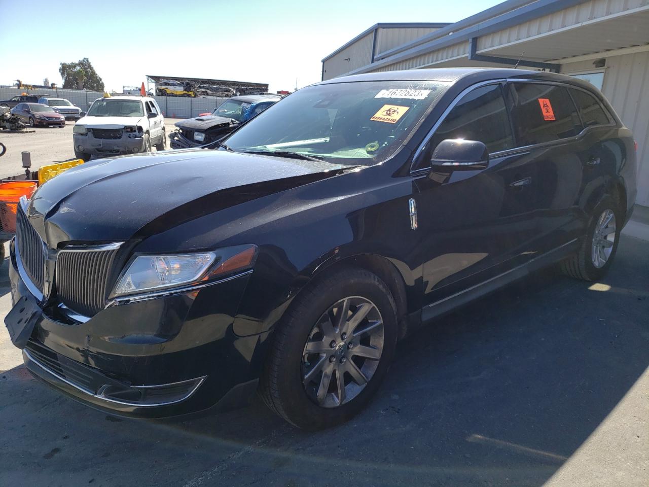 LINCOLN MKT 2015 2lmhj5nk5fbl04682