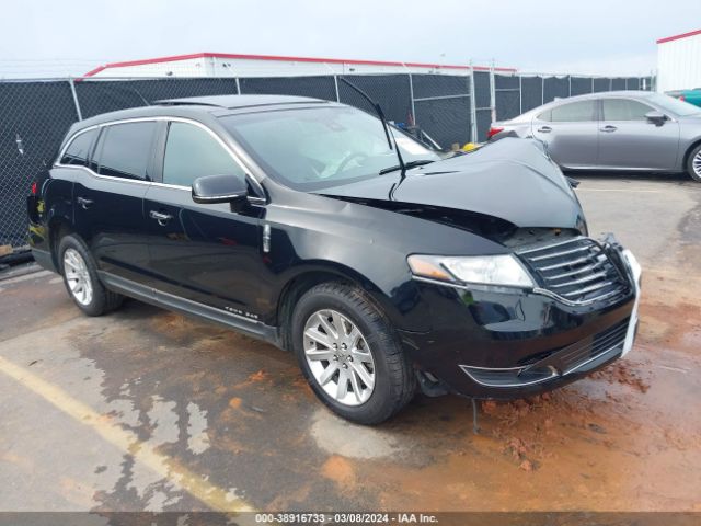 LINCOLN MKT 2017 2lmhj5nk5hbl01378