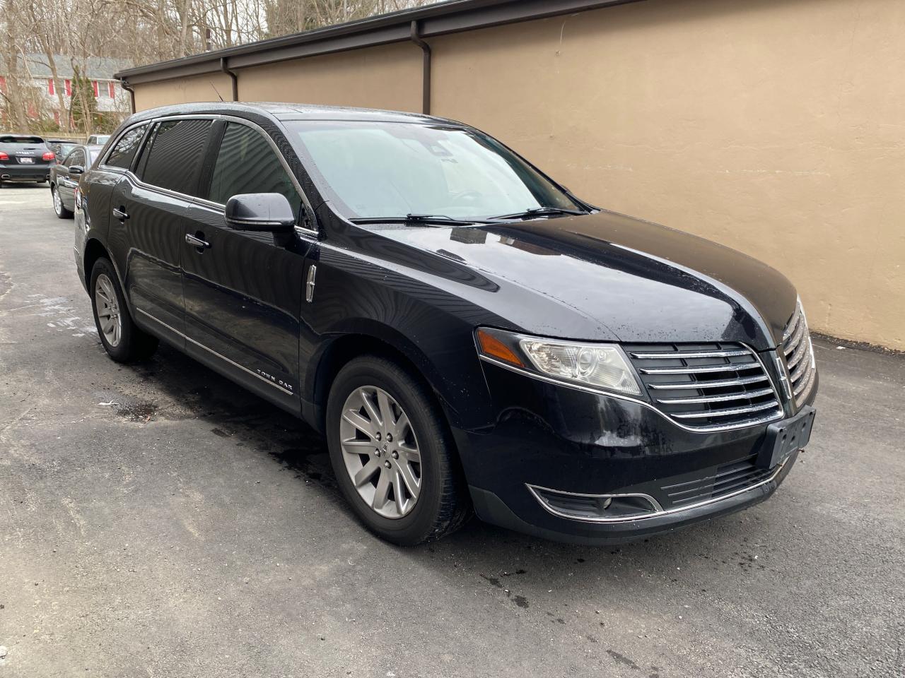 LINCOLN MKT 2019 2lmhj5nk5kbl01095