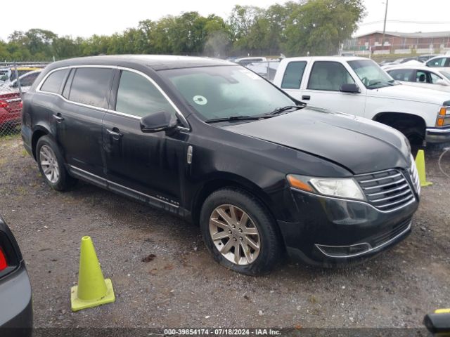 LINCOLN MKT 2017 2lmhj5nk8hbl00922