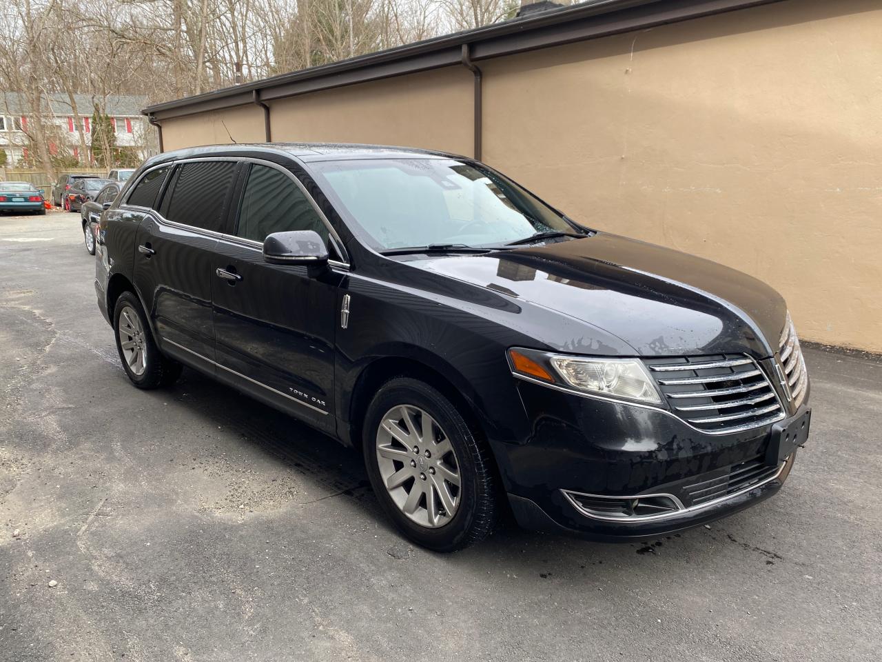 LINCOLN MKT 2019 2lmhj5nk8kbl00880