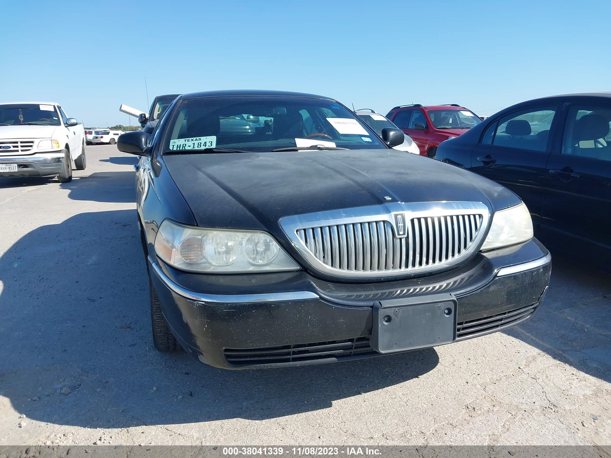 LINCOLN TOWN CAR 2011 2lnbl8cv3bx764088