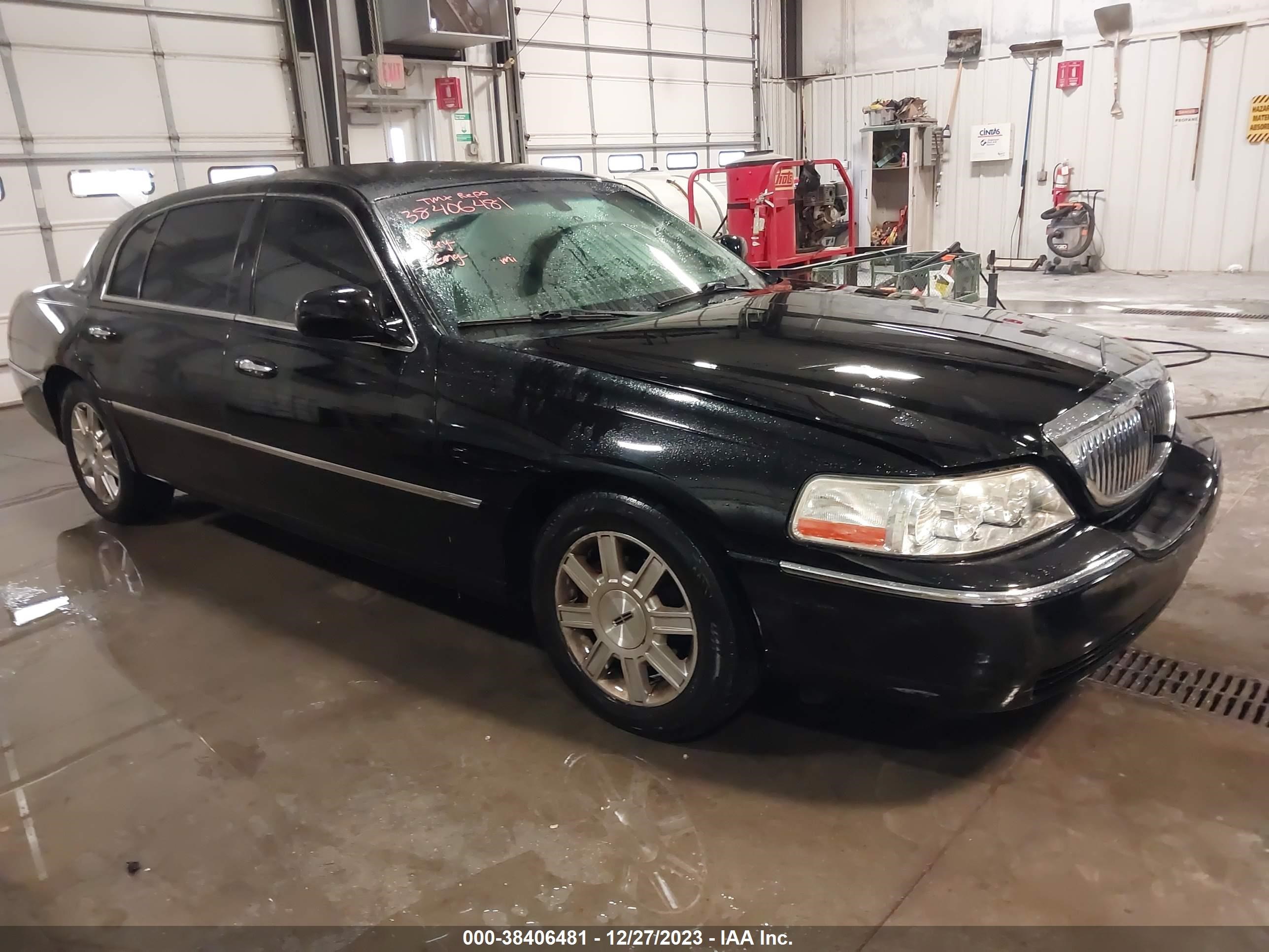 LINCOLN TOWN CAR 2011 2lnbl8ev8bx761930