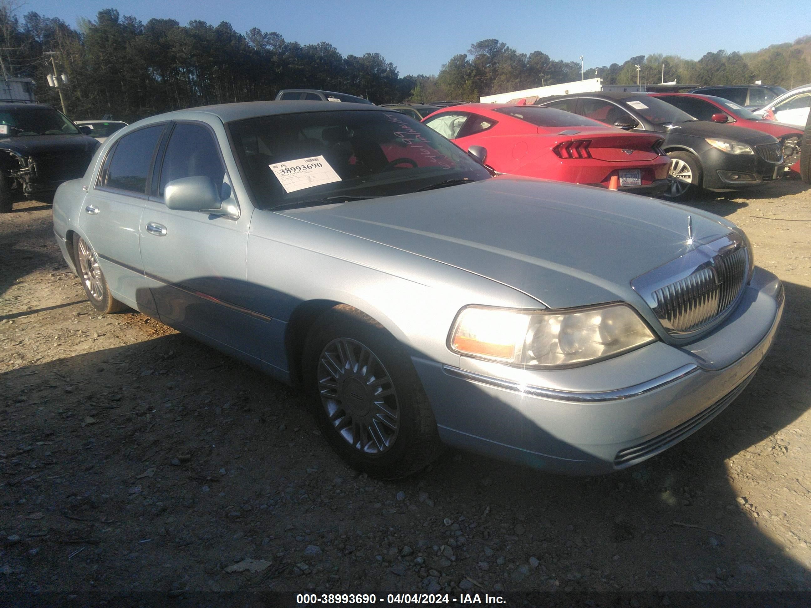 LINCOLN TOWN CAR 2008 2lnhm82v18x646199