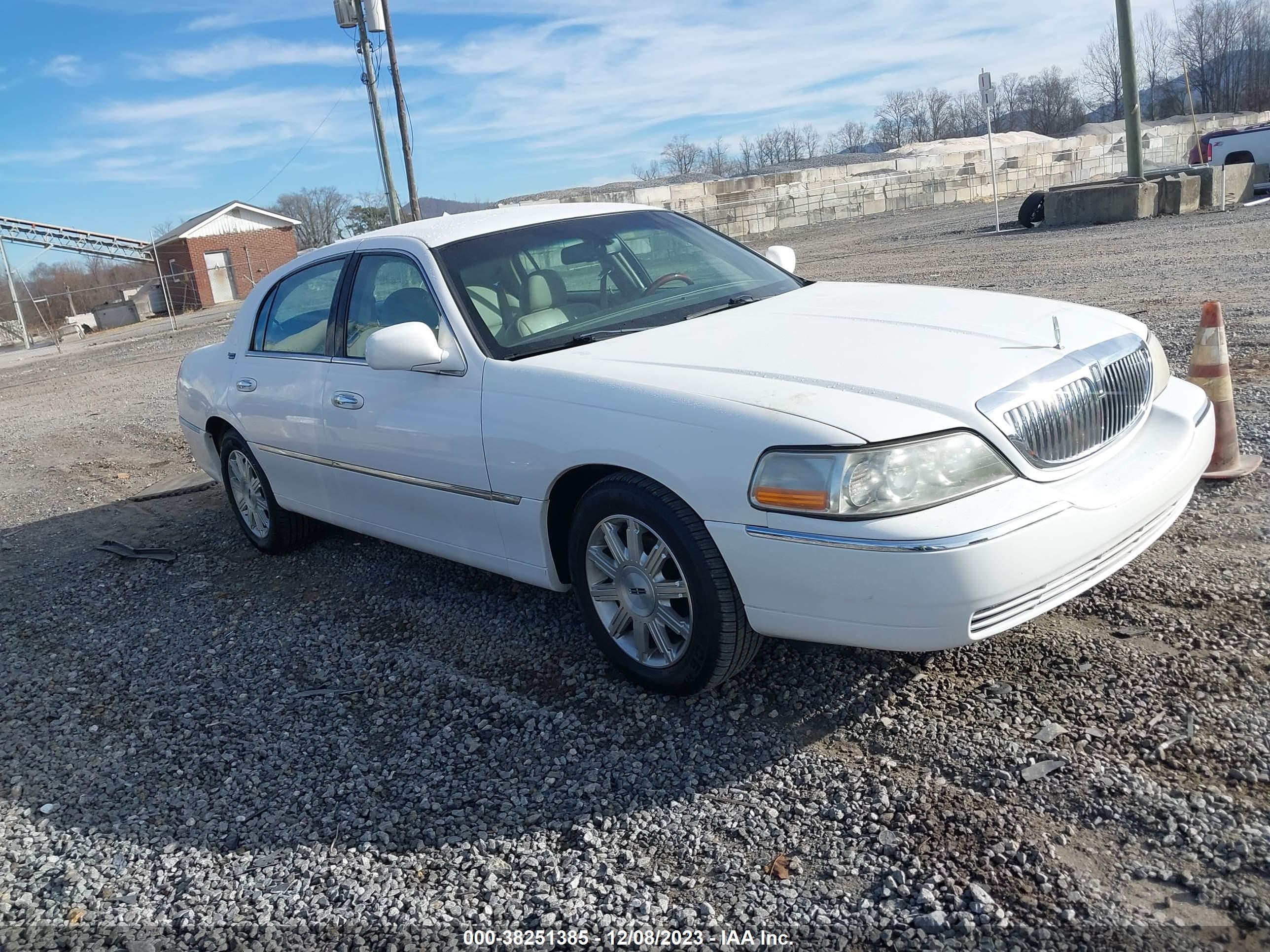 LINCOLN TOWN CAR 2009 2lnhm82v29x618087