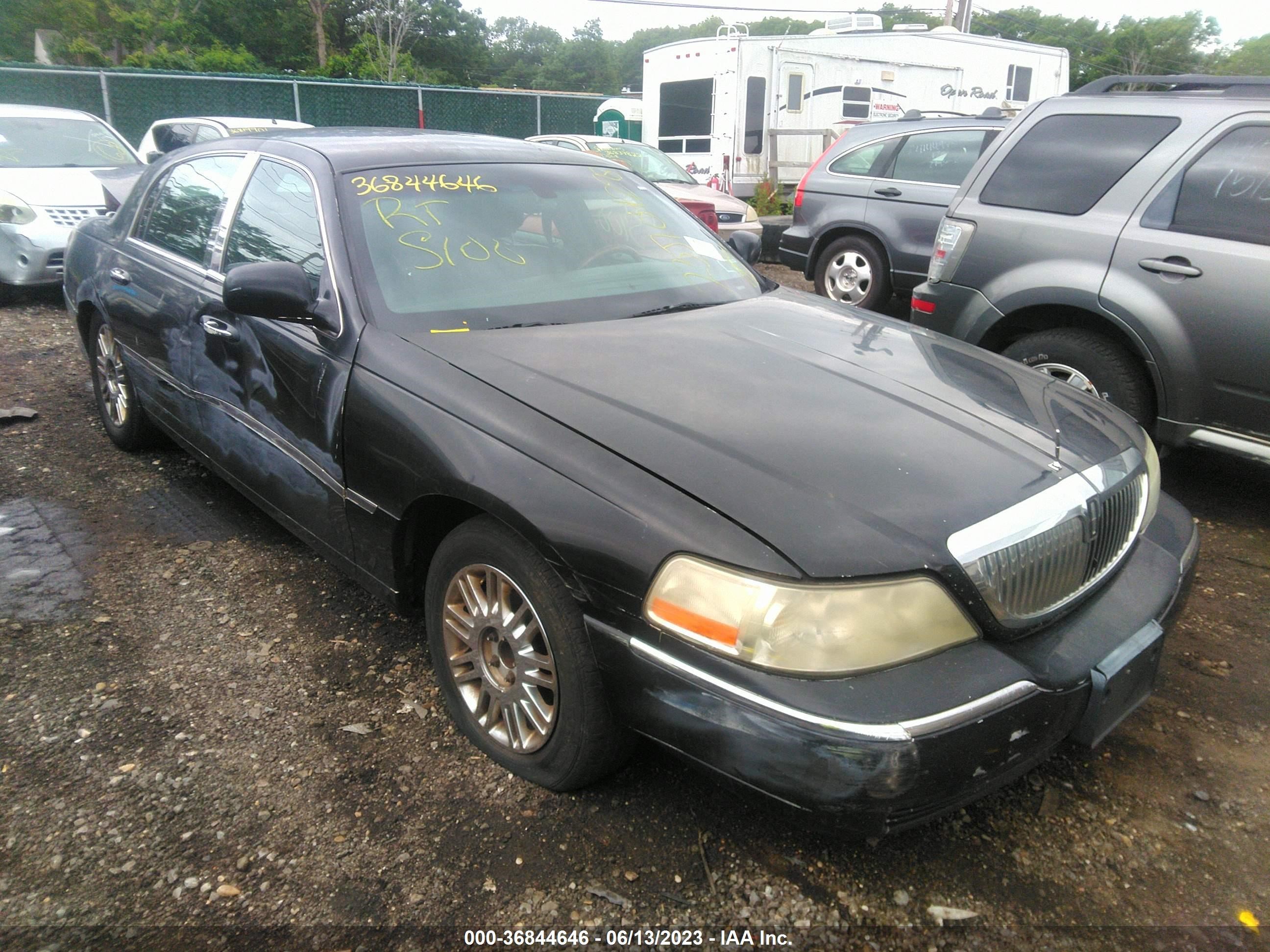 LINCOLN TOWN CAR 2009 2lnhm82v29x626786