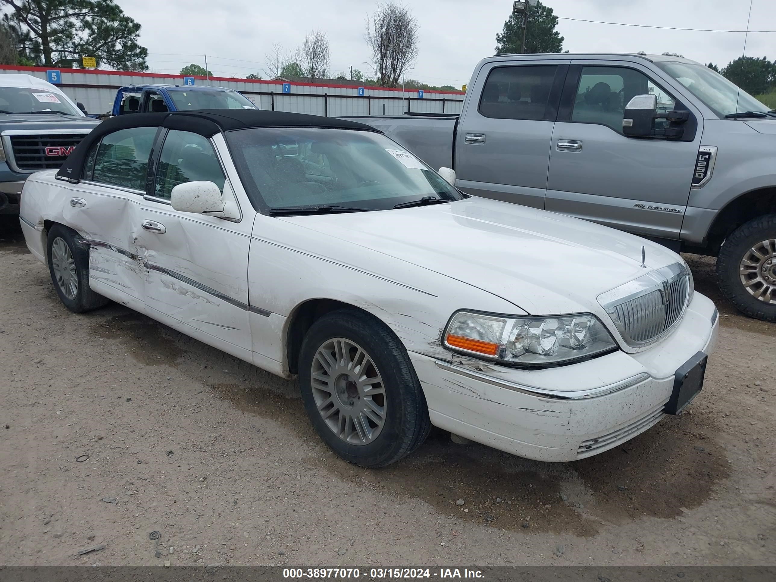 LINCOLN TOWN CAR 2009 2lnhm82v69x631442