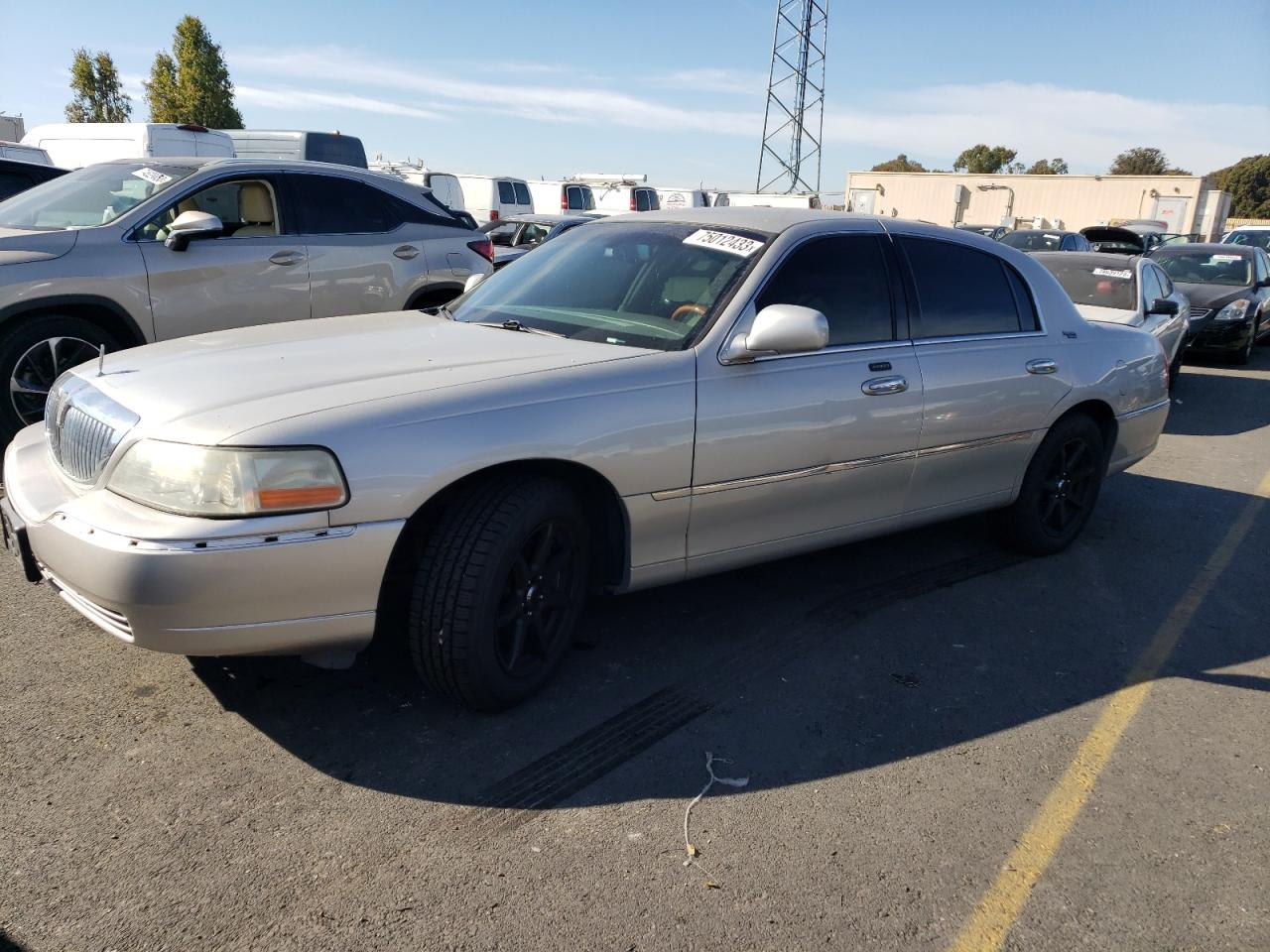 LINCOLN TOWN CAR 2008 2lnhm82w98x652096