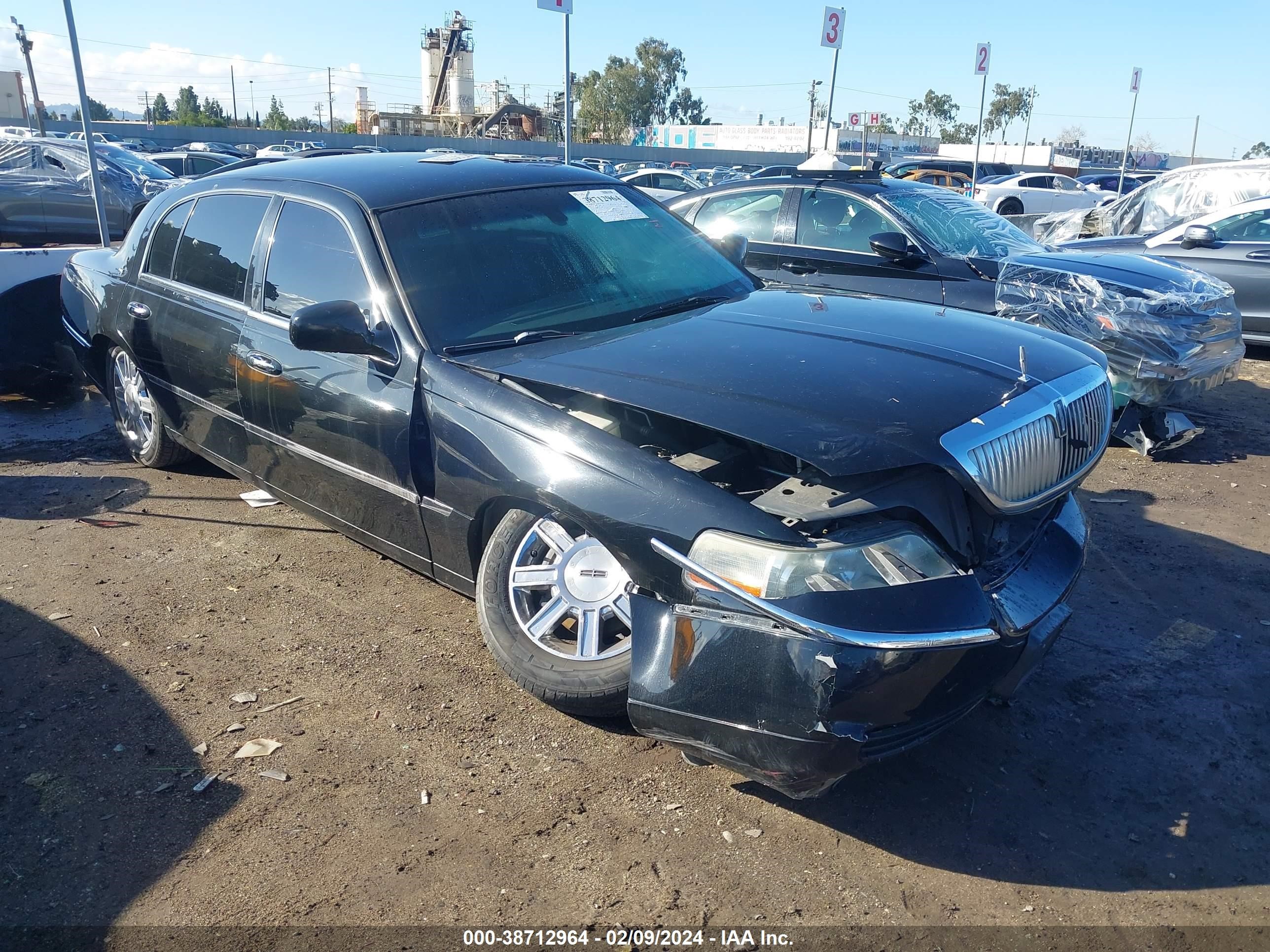 LINCOLN TOWN CAR 2009 2lnhm84v19x600354