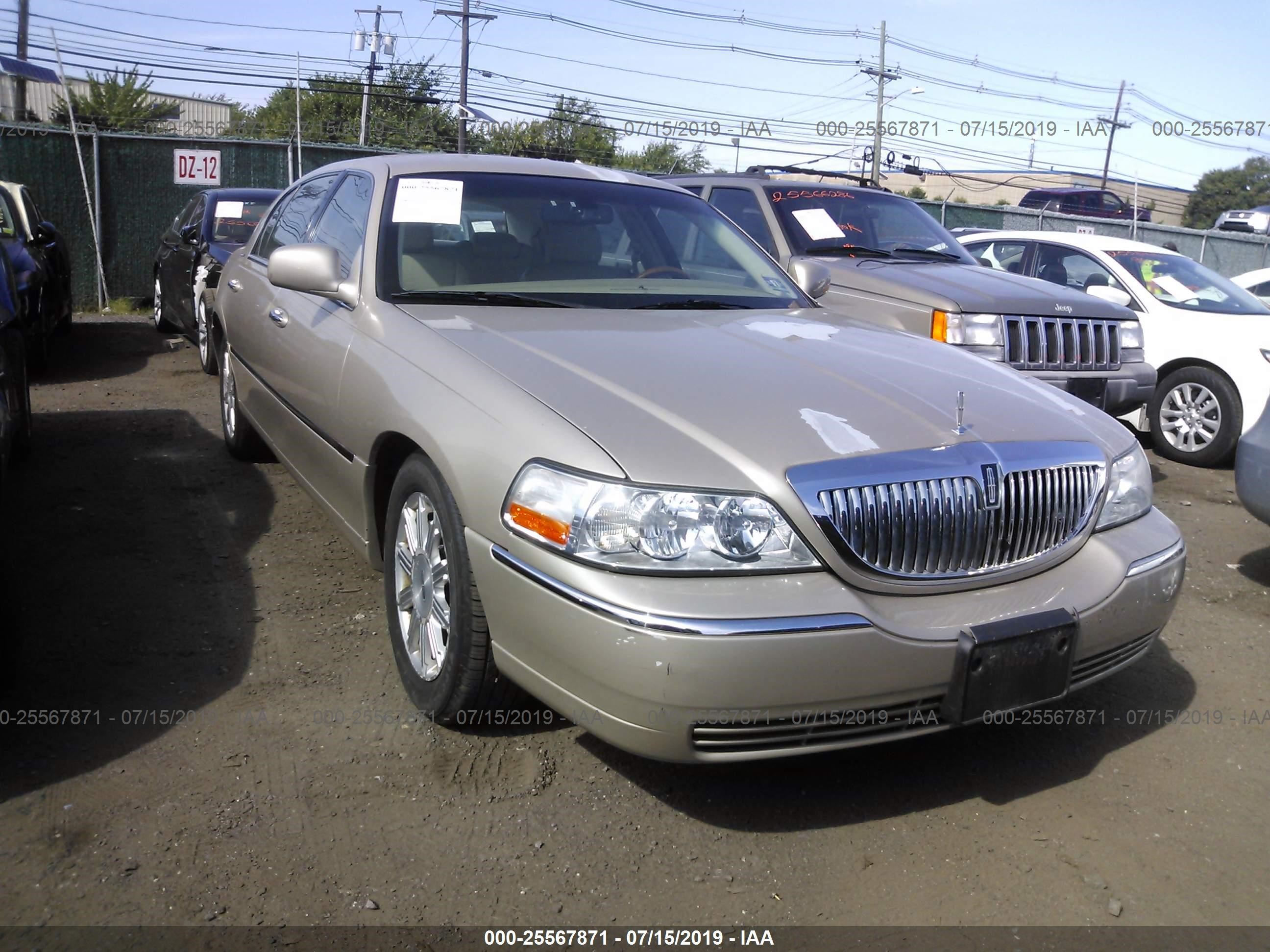 LINCOLN TOWN CAR 2008 2lnhm85w78x634112