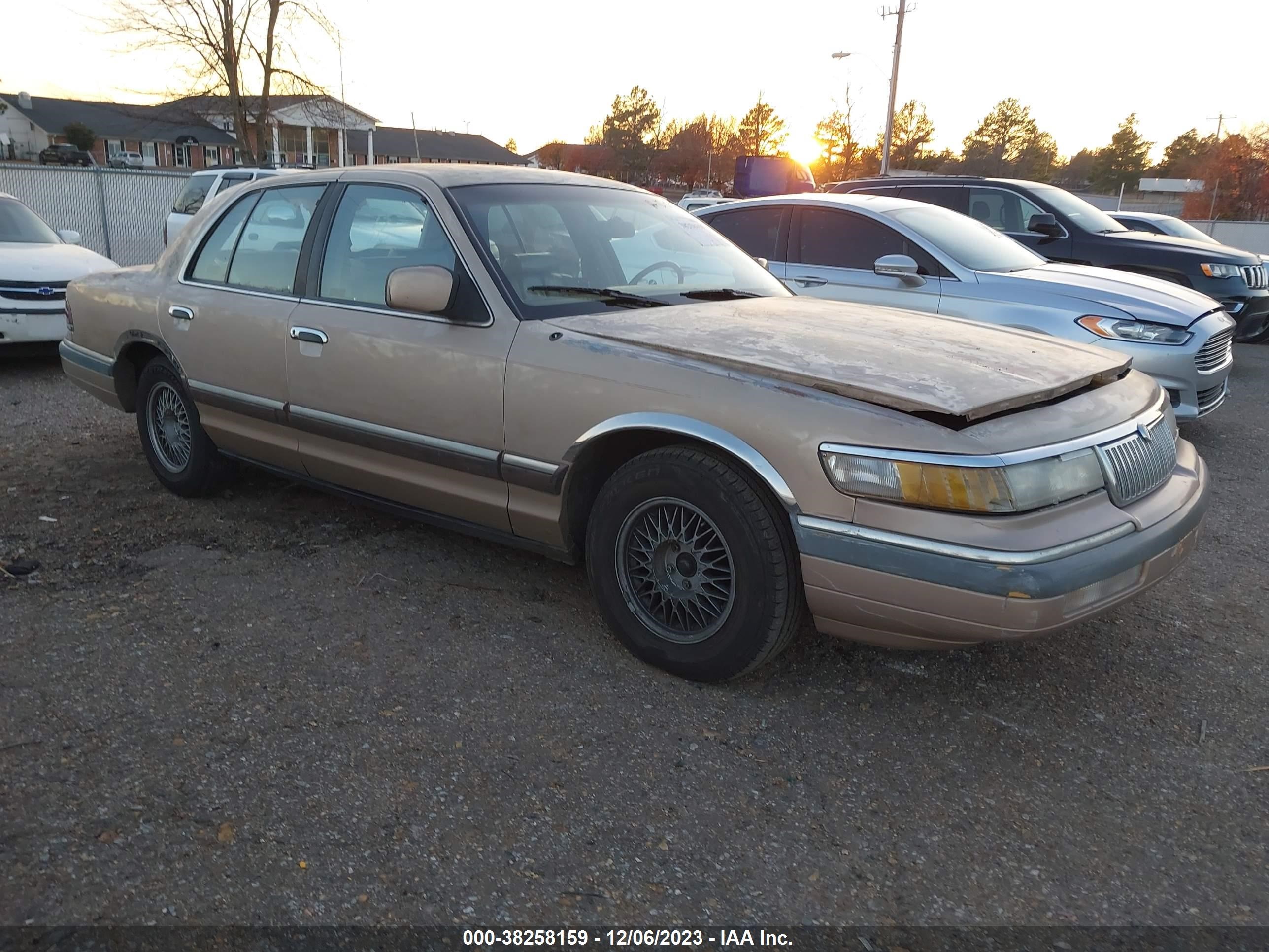 MERCURY GRAND MARQUIS 1992 2mecm75w8nx647745