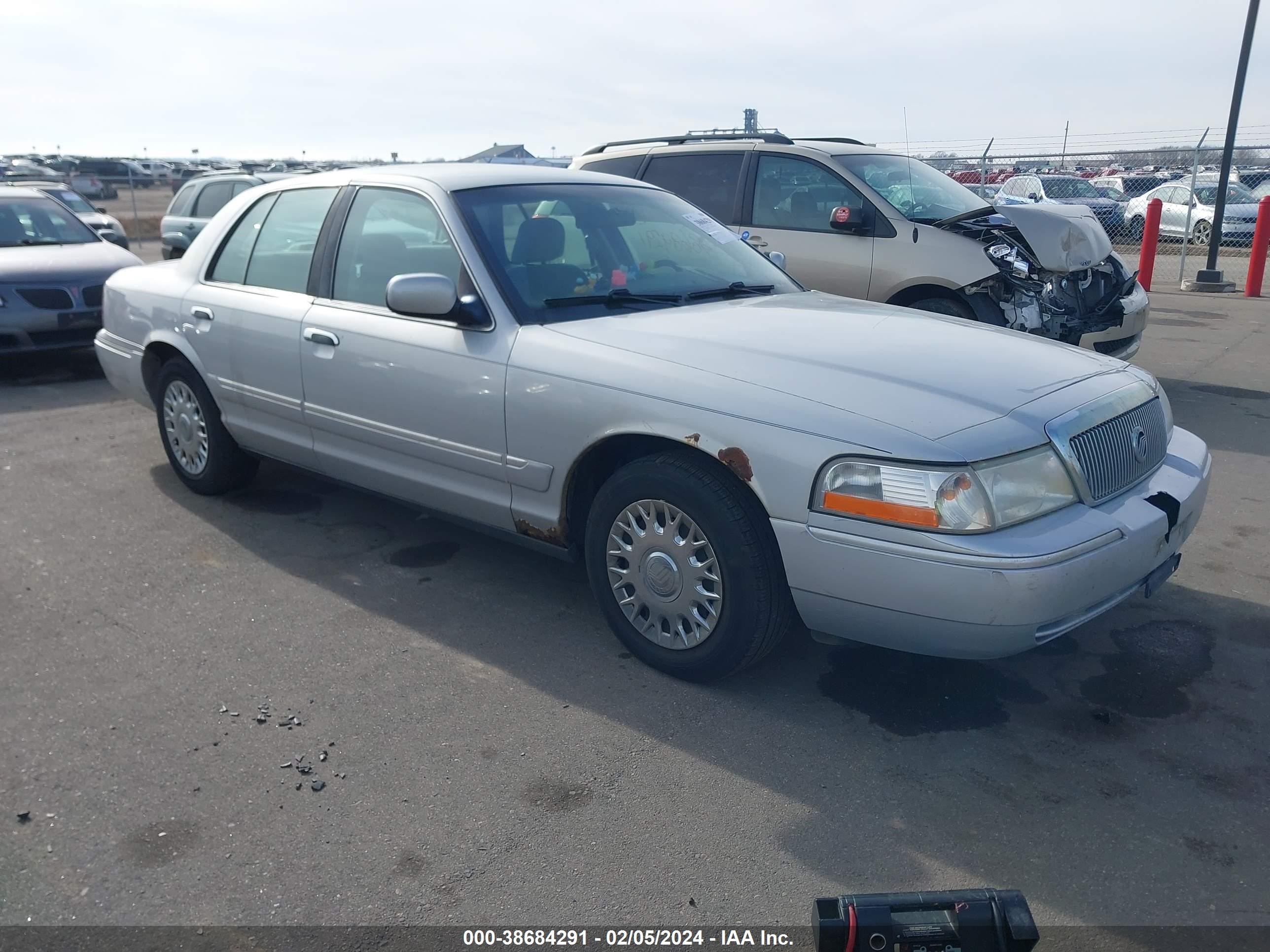 MERCURY GRAND MARQUIS 2003 2mefm74w03x631924