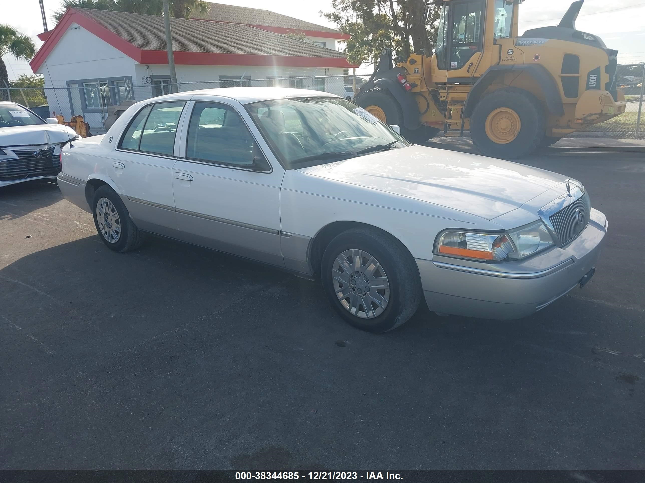 MERCURY GRAND MARQUIS 2005 2mefm74w05x639671