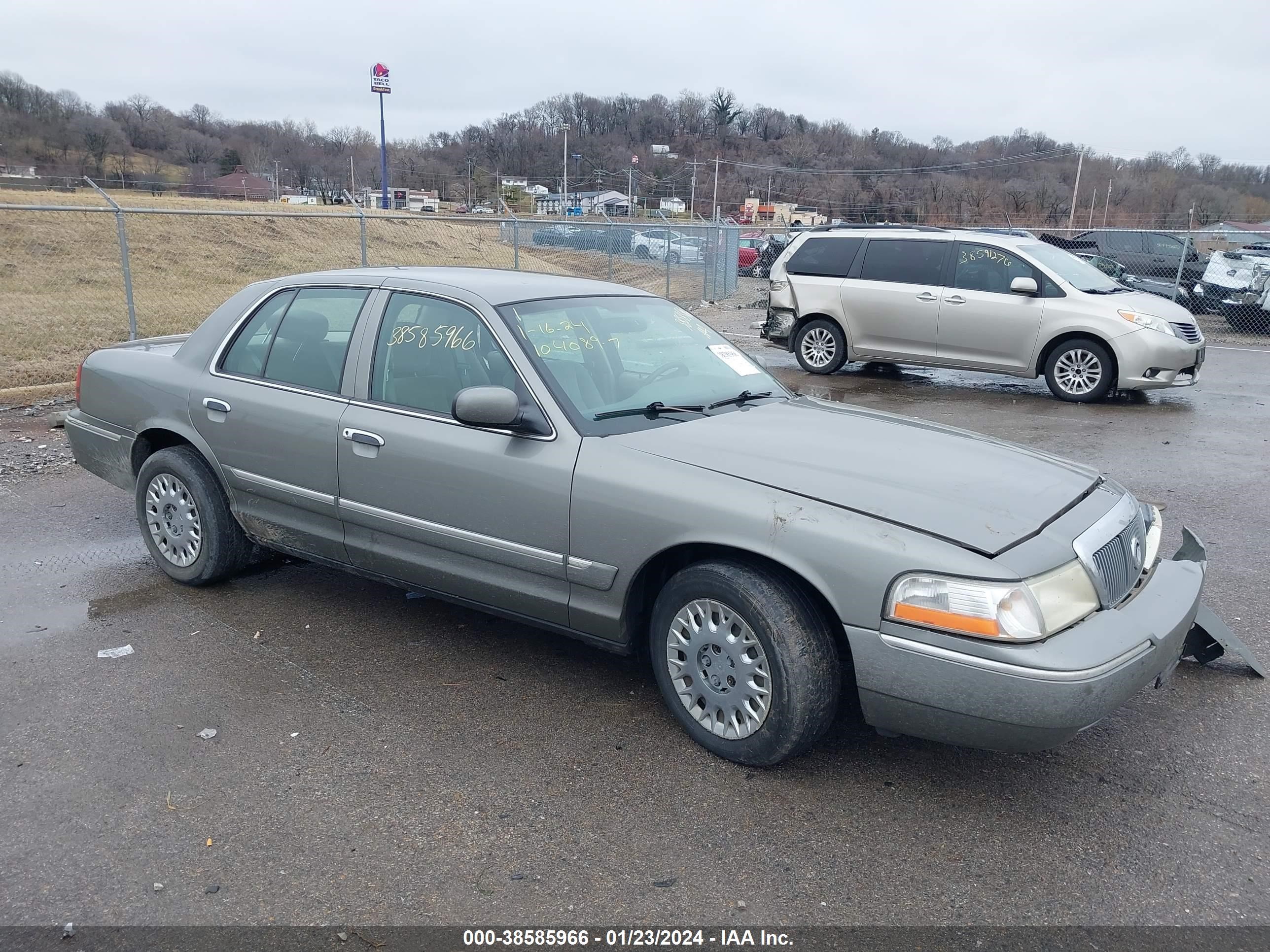 MERCURY GRAND MARQUIS 2003 2mefm74w13x696832