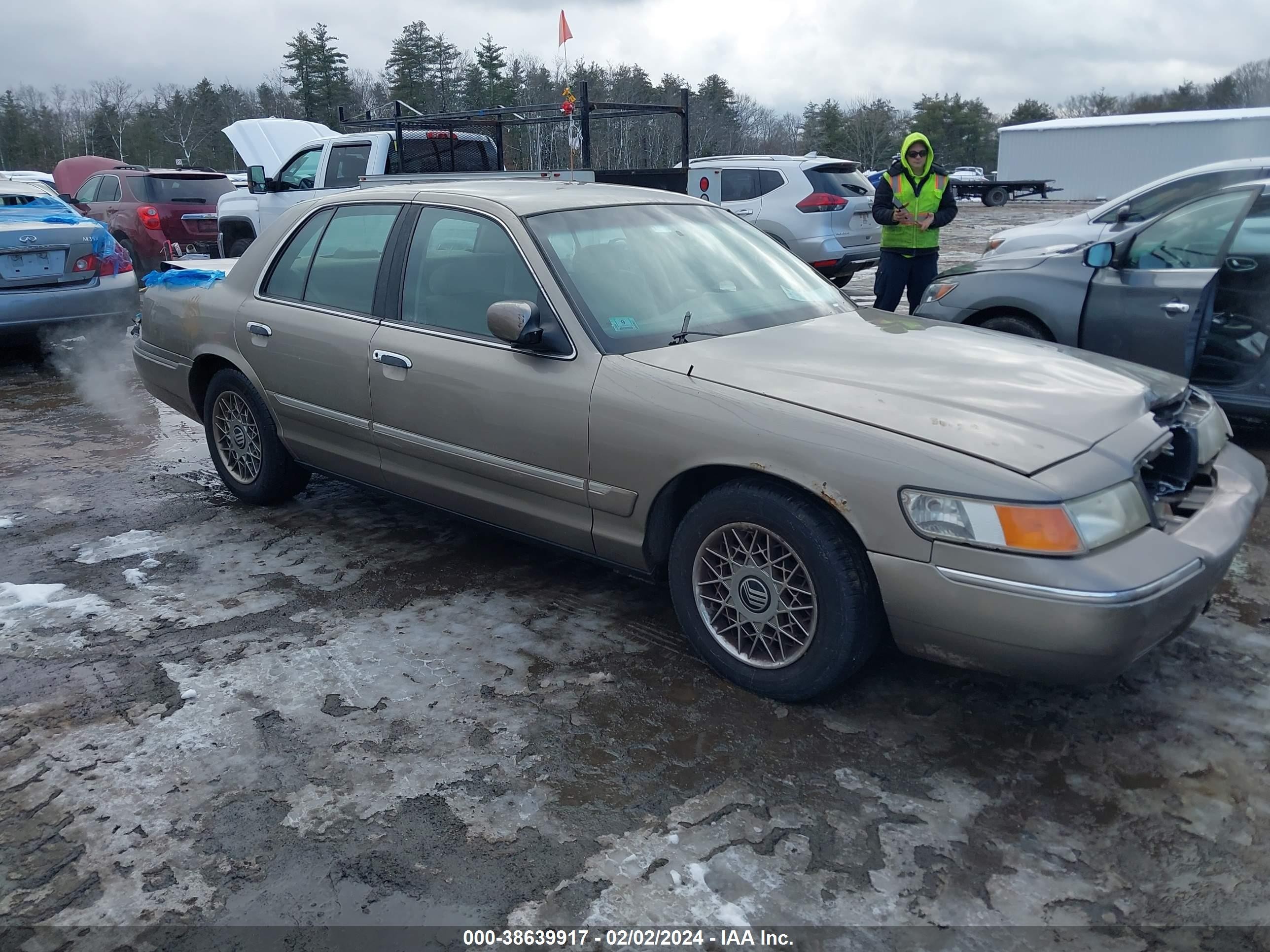 MERCURY GRAND MARQUIS 2002 2mefm74w62x652601