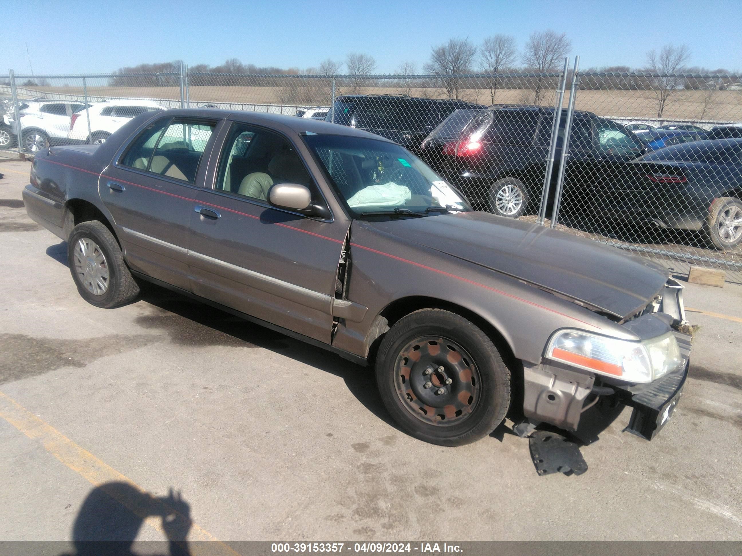 MERCURY GRAND MARQUIS 2005 2mefm74w85x607325