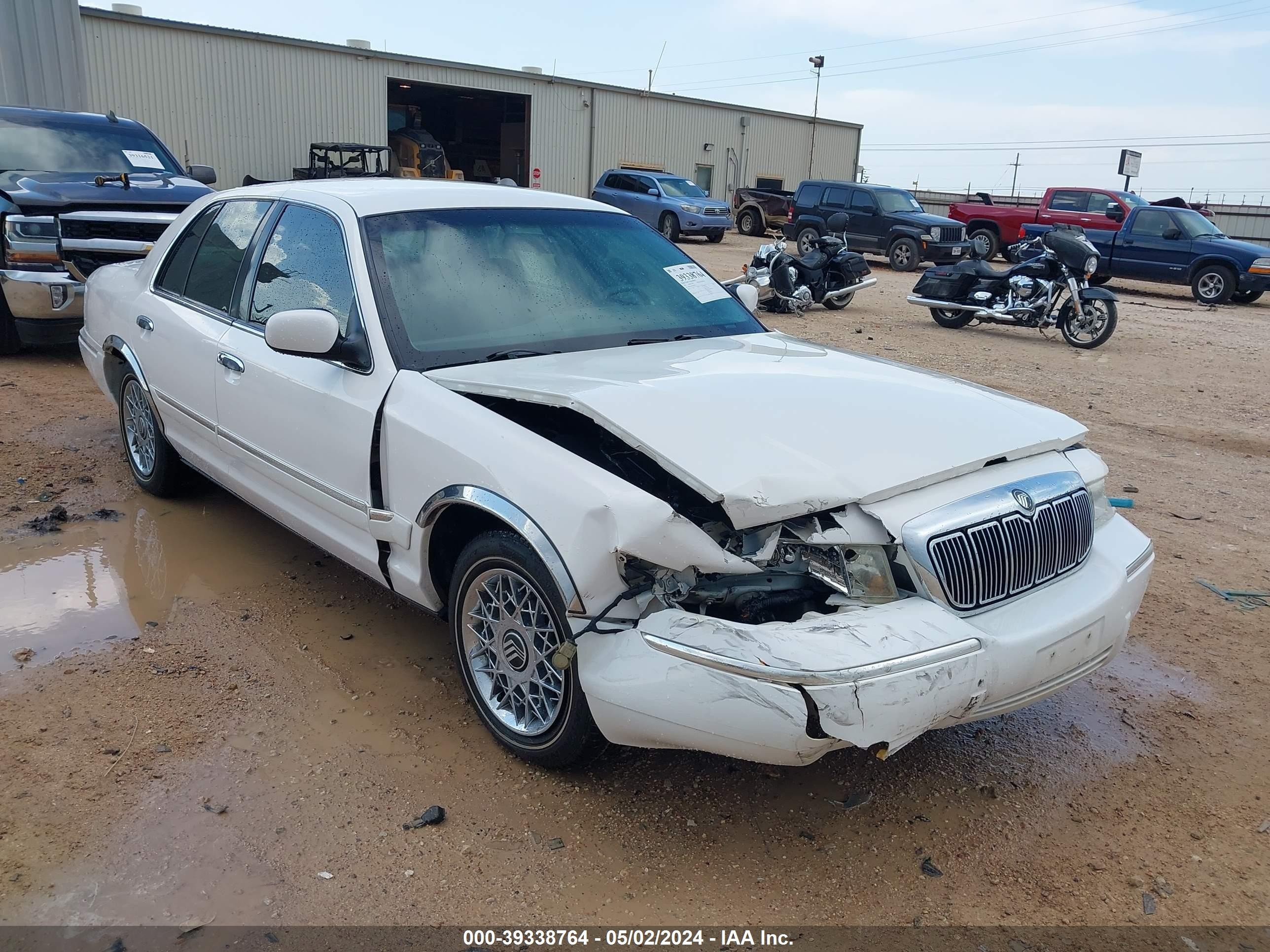 MERCURY GRAND MARQUIS 2002 2mefm74w92x600721