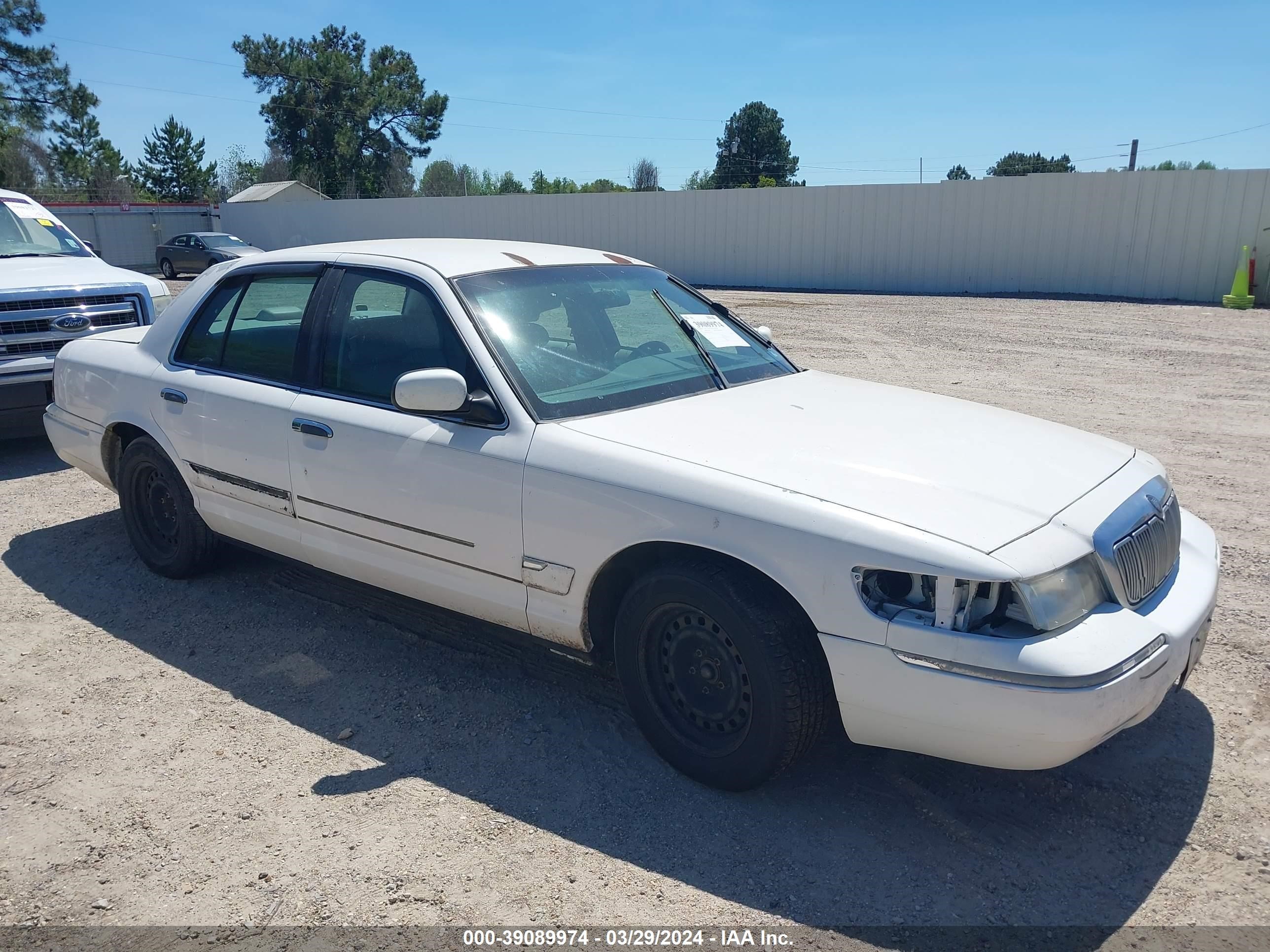 MERCURY GRAND MARQUIS 2002 2mefm74wx2x660944