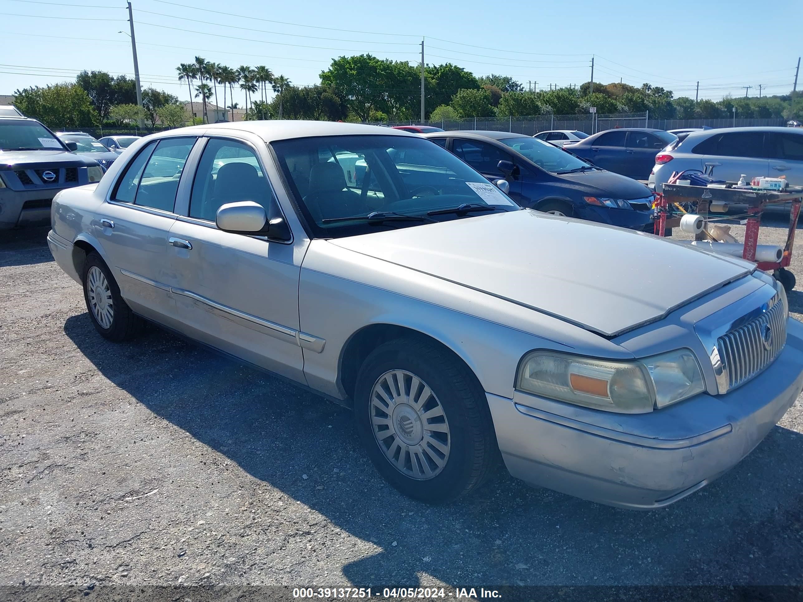 MERCURY GRAND MARQUIS 2007 2mefm75v57x623281