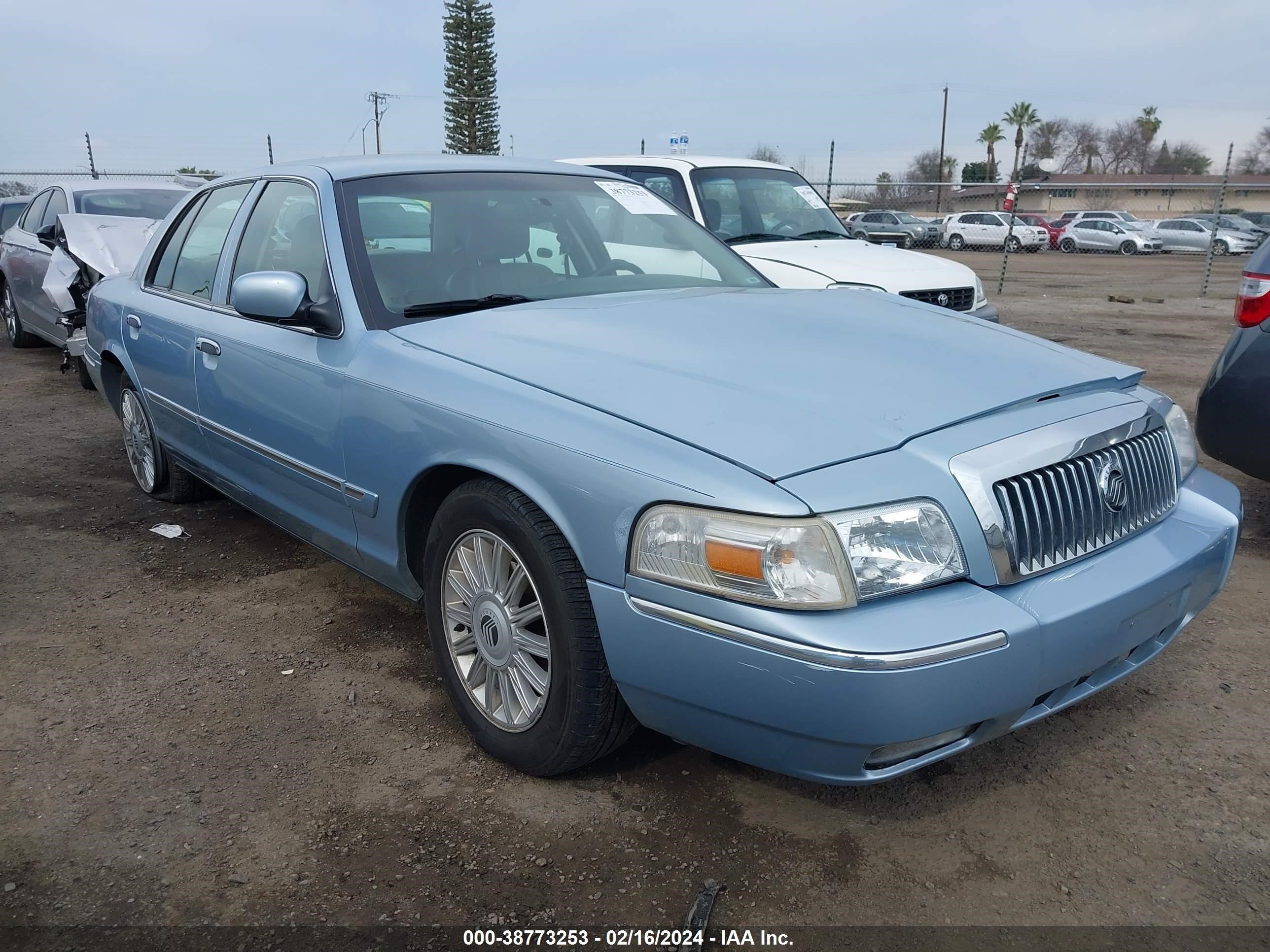 MERCURY GRAND MARQUIS 2008 2mefm75v88x651710