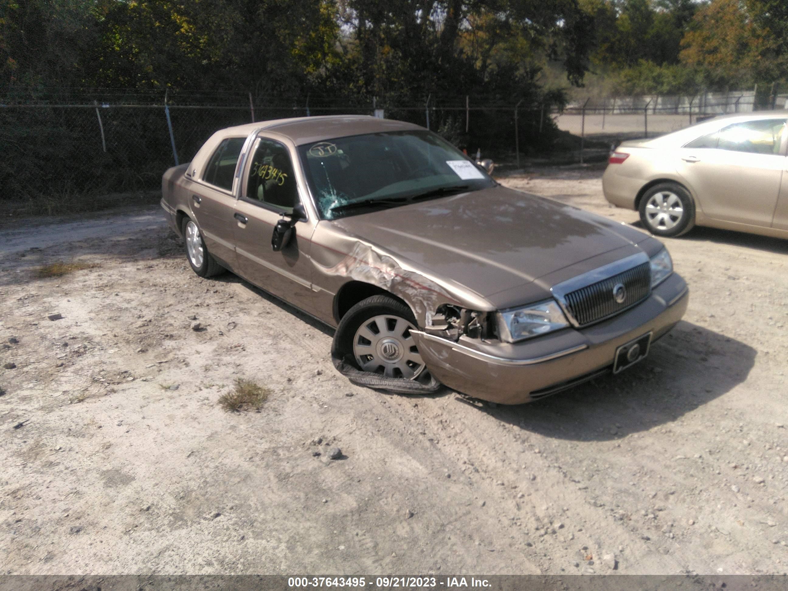 MERCURY GRAND MARQUIS 2003 2mefm75w33x698225