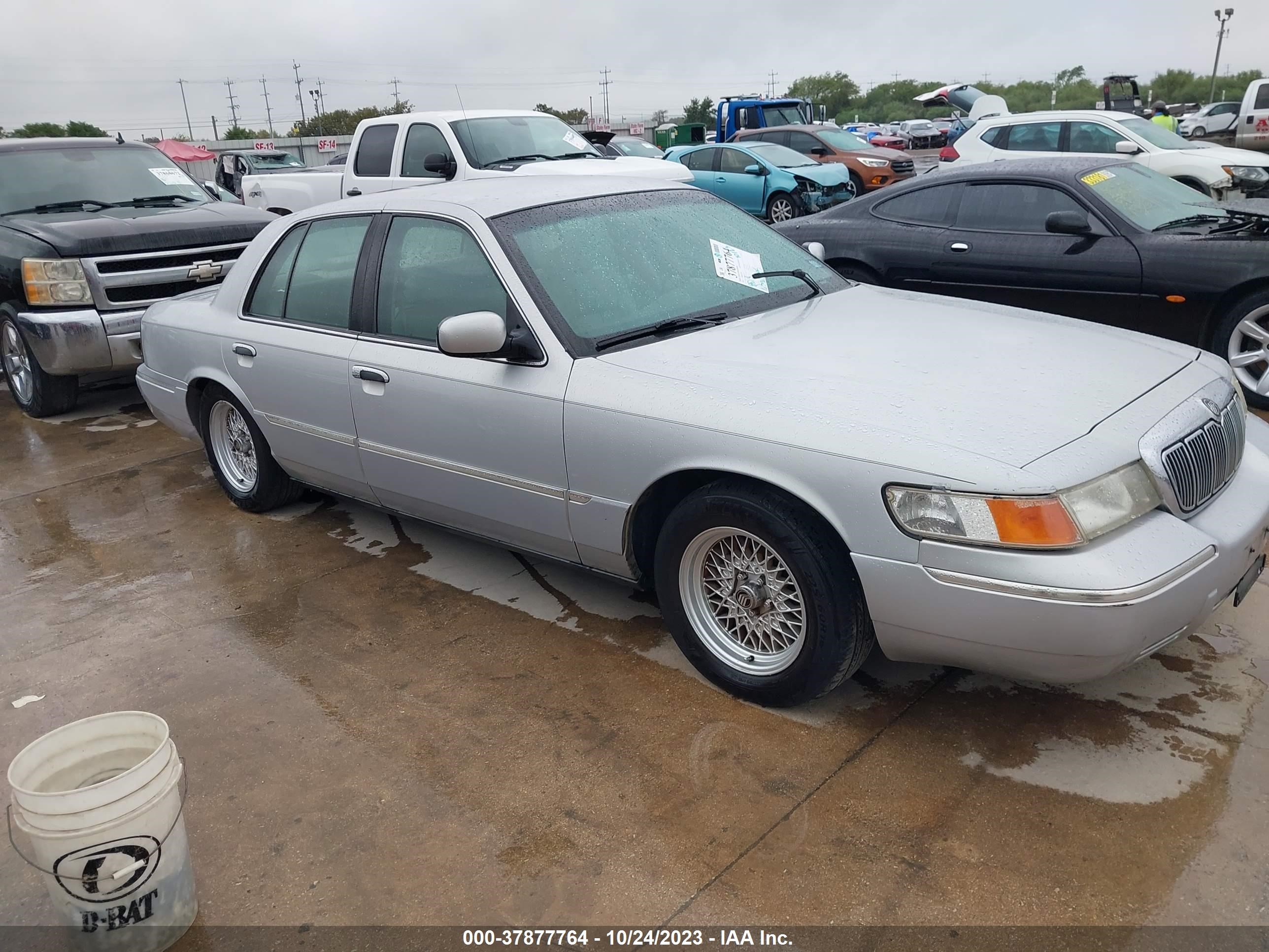 MERCURY GRAND MARQUIS 2001 2mefm75w51x602513